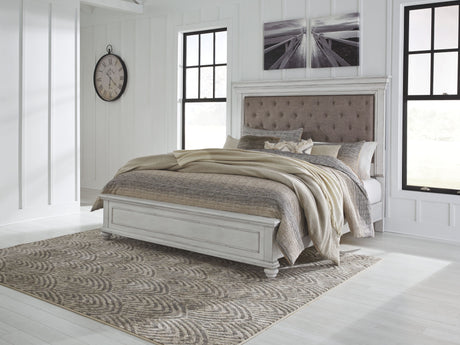 Kanwyn - Upholstered Panel Bed