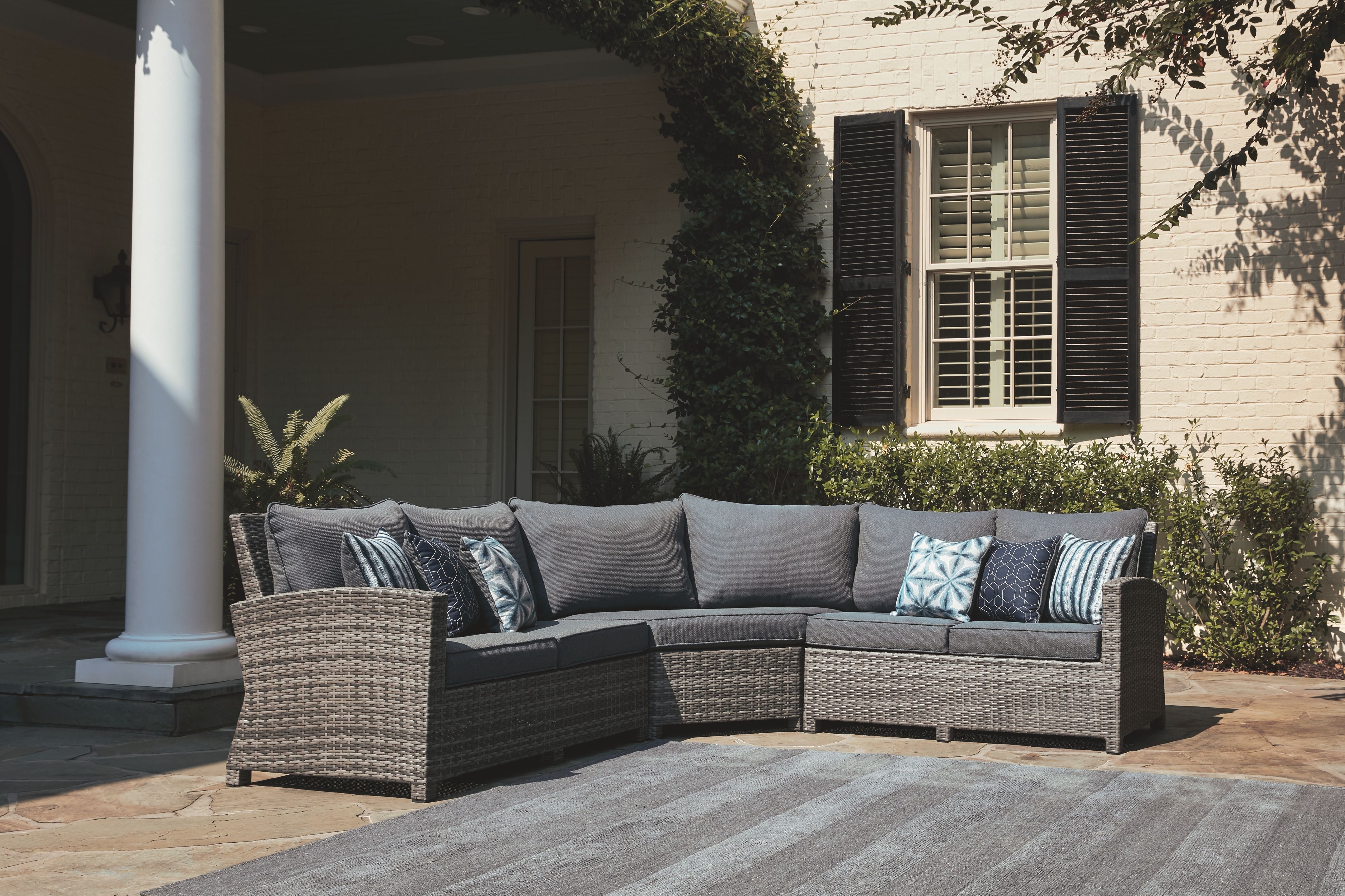 Signature Design by Ashley® Salem Beach - Gray - 3 Pc. - Sectional Lounge | Meri Furniture