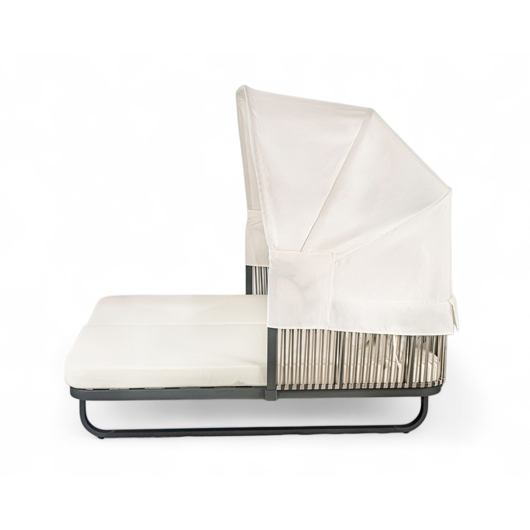 Outdoor Patio Rattan Daybed With Detachable Pillows