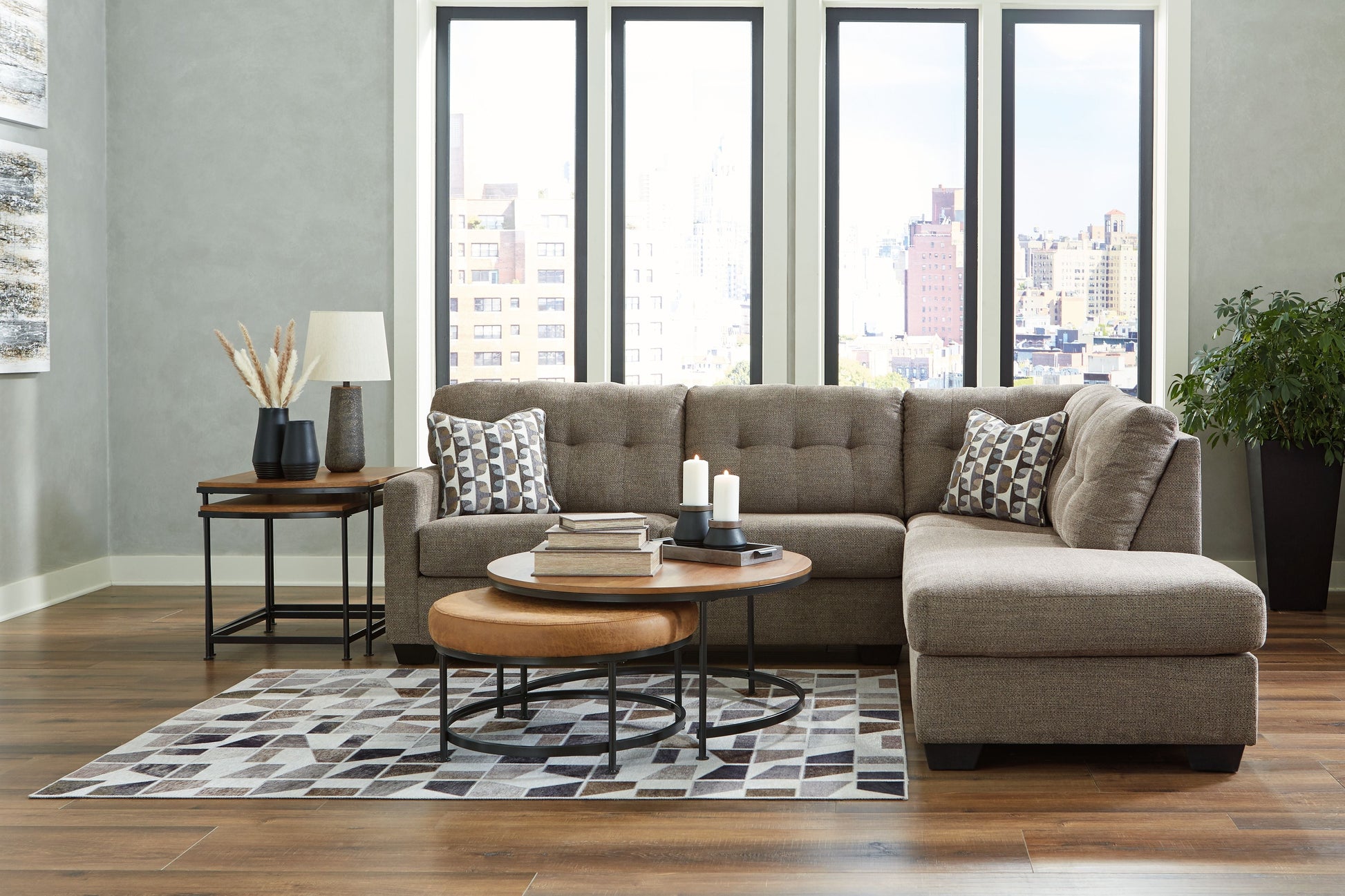 Signature Design by Ashley® Mahoney - Sectional | Meri Furniture
