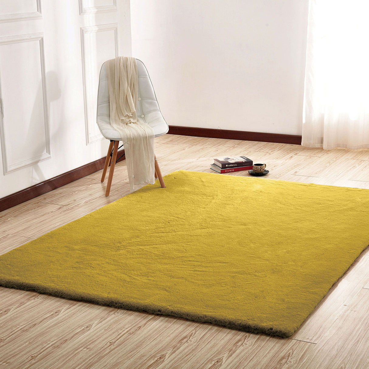 Caparica - 5' x 7' Area Rug - Gold