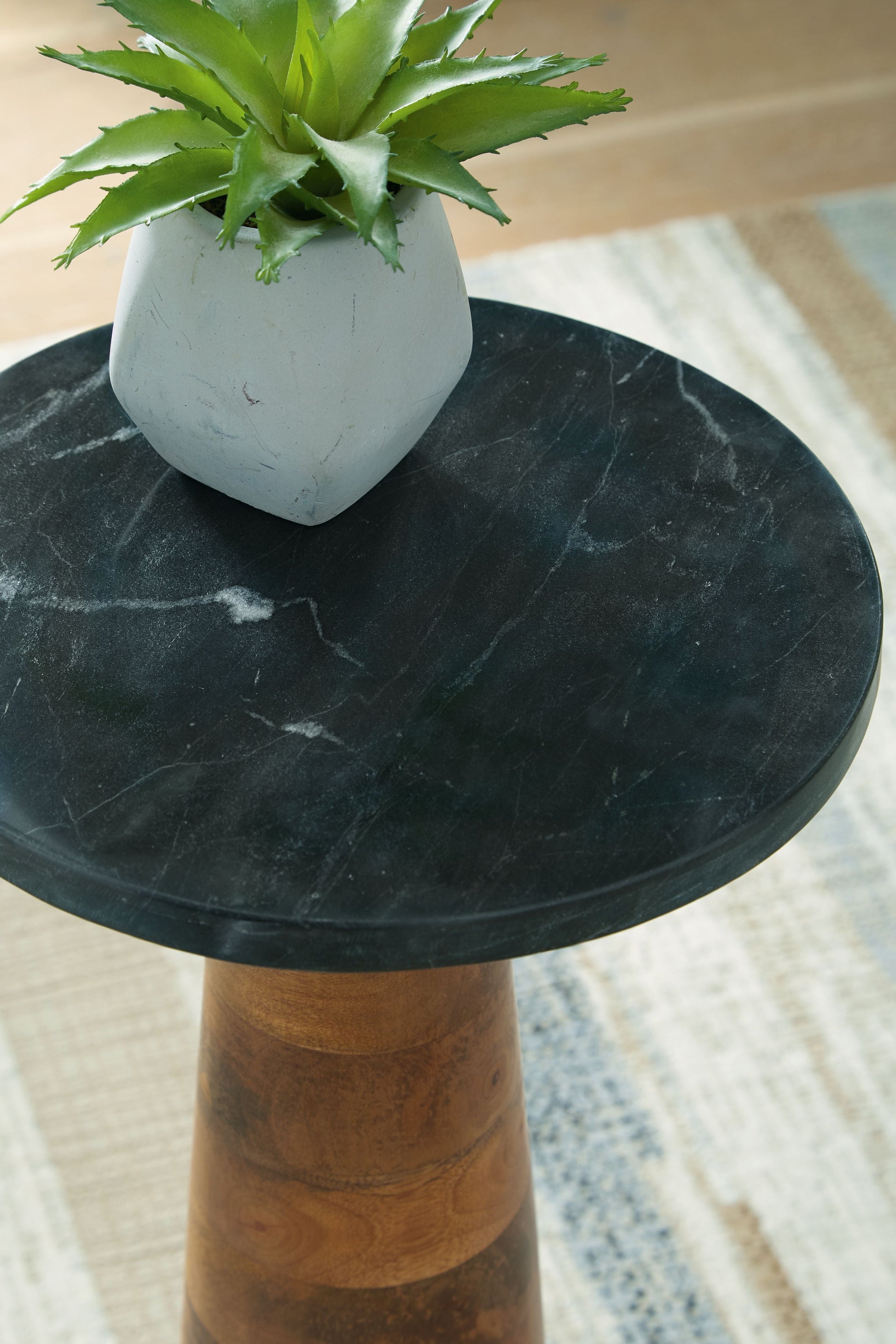 Signature Design by Ashley® Quinndon - Brown / Black - Accent Table | Meri Furniture