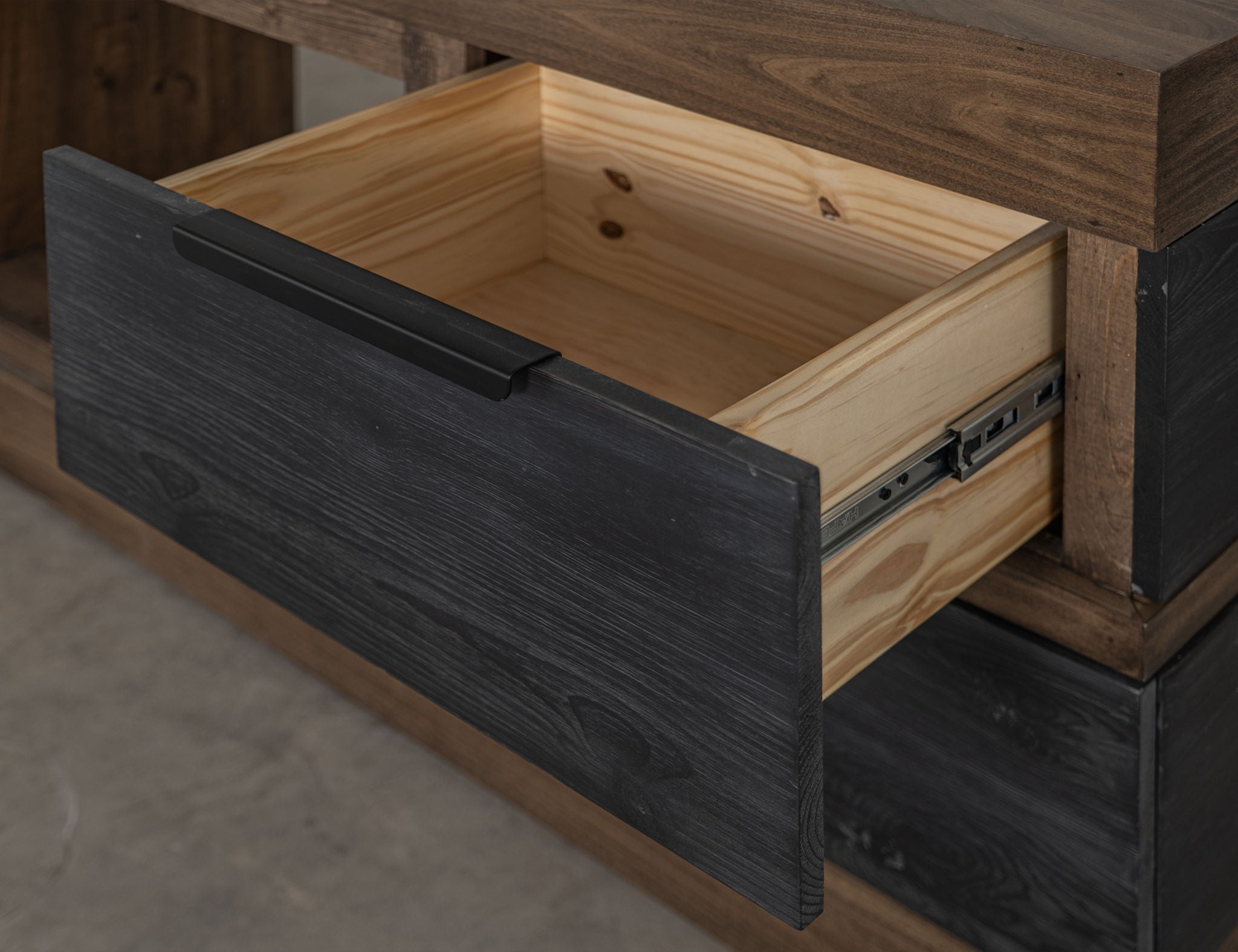 Tuxedo - Console - Brown / Black