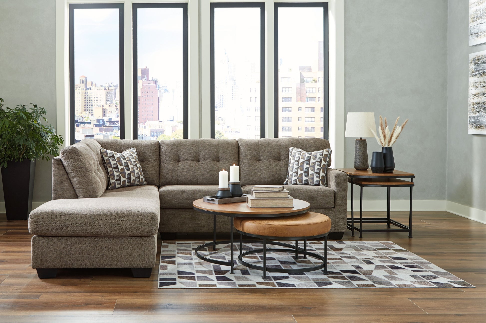Signature Design by Ashley® Mahoney - Sectional | Meri Furniture
