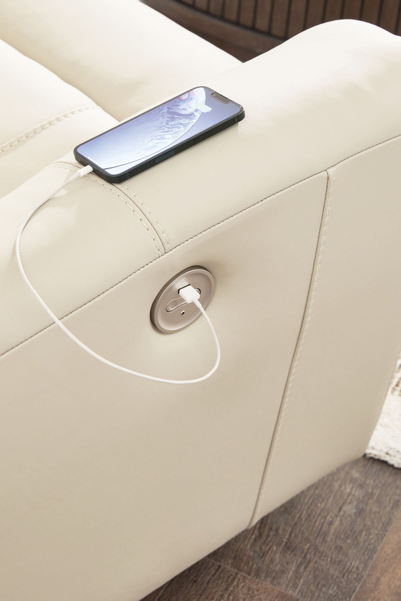 Dahlmoore - Dbl Power Reclining Loveseat With Console - Almond