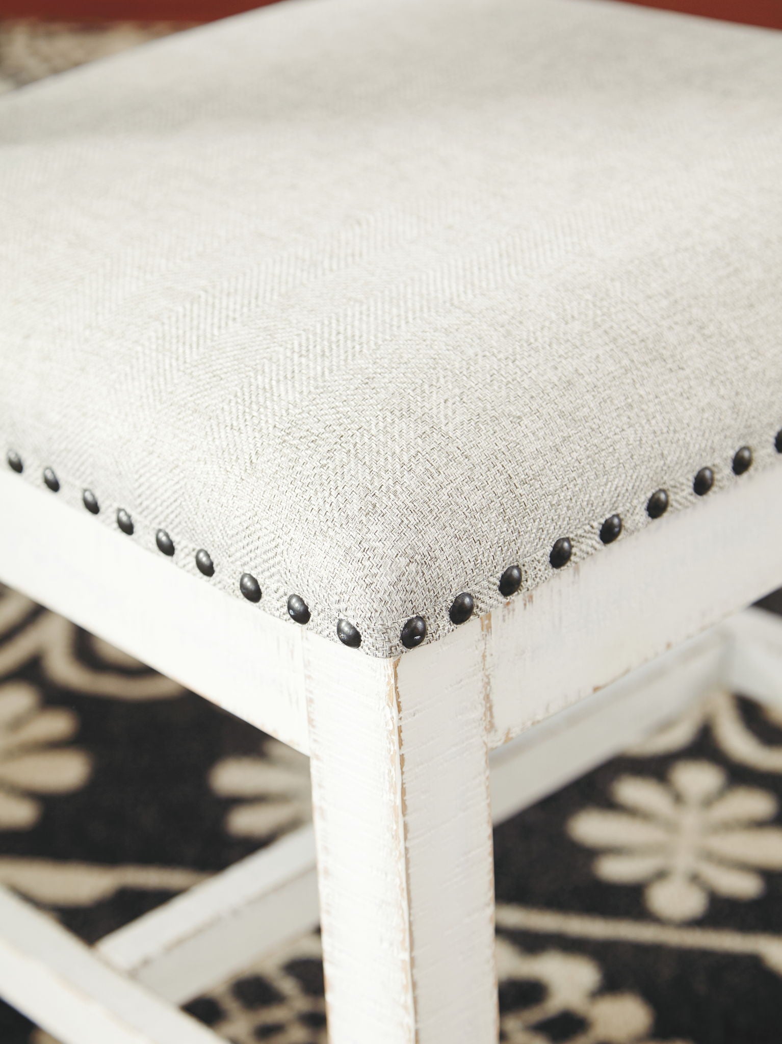 Valebeck - Dining UPH Side Chair (Set of 2) - Beige / White