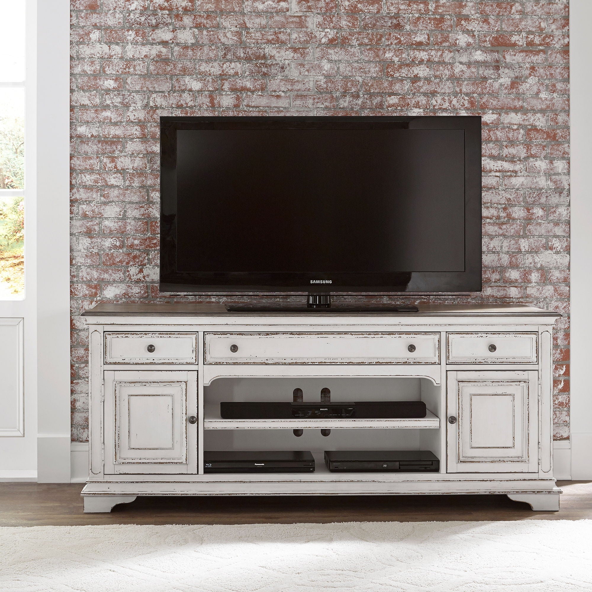 Liberty Furniture Magnolia Manor - Entertainment TV Stand - White | Meri Furniture