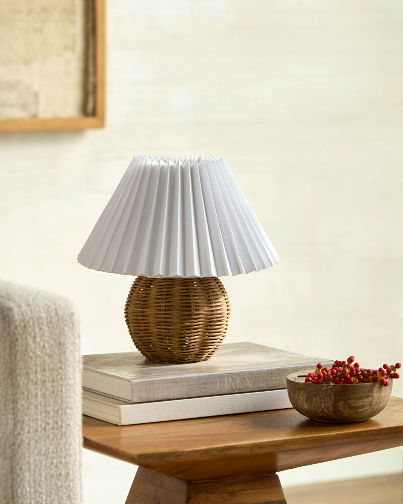 Bajo Accent Table Lamp