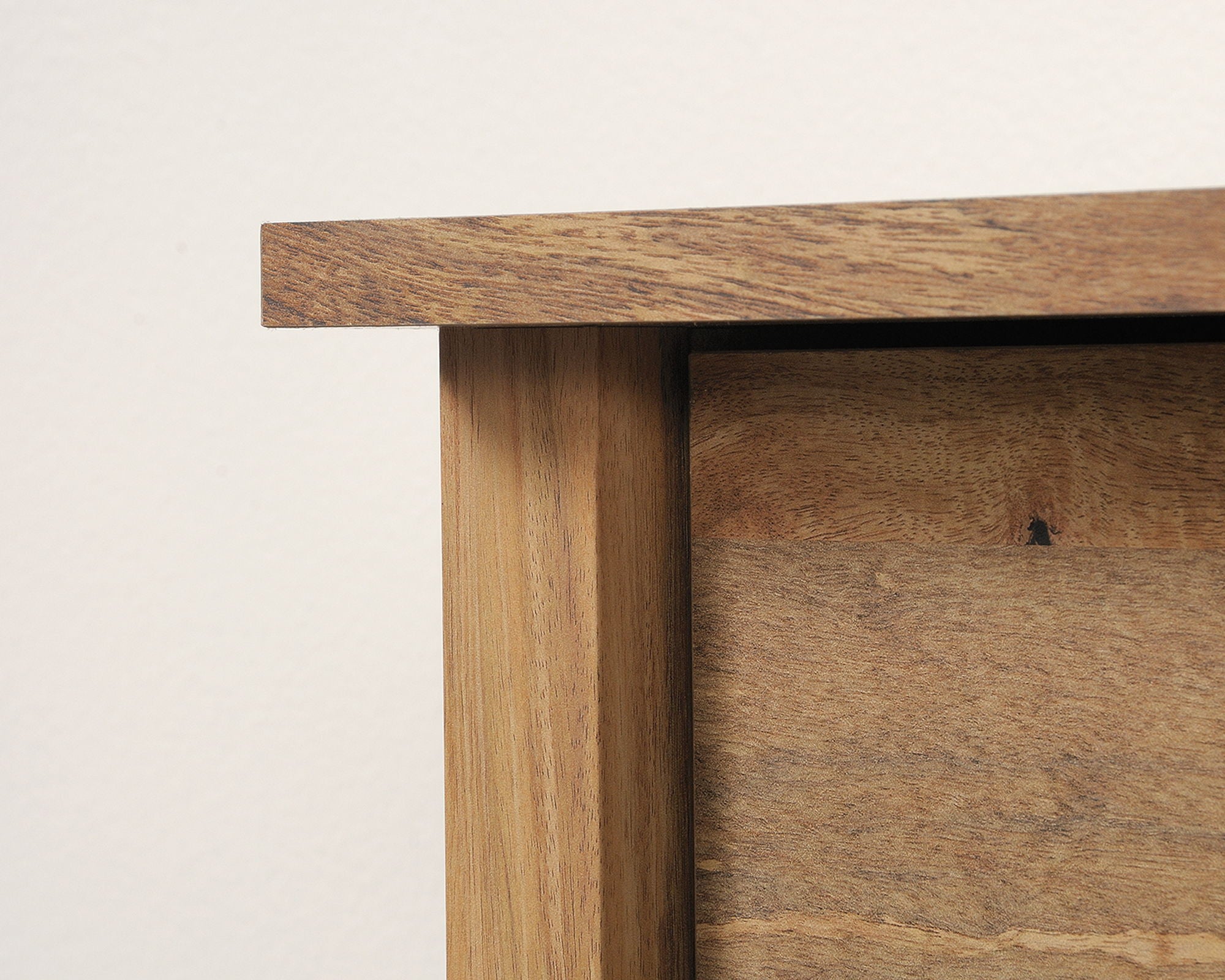 Cannery Bridge 4-Drawer Chest in Sindoori Mango