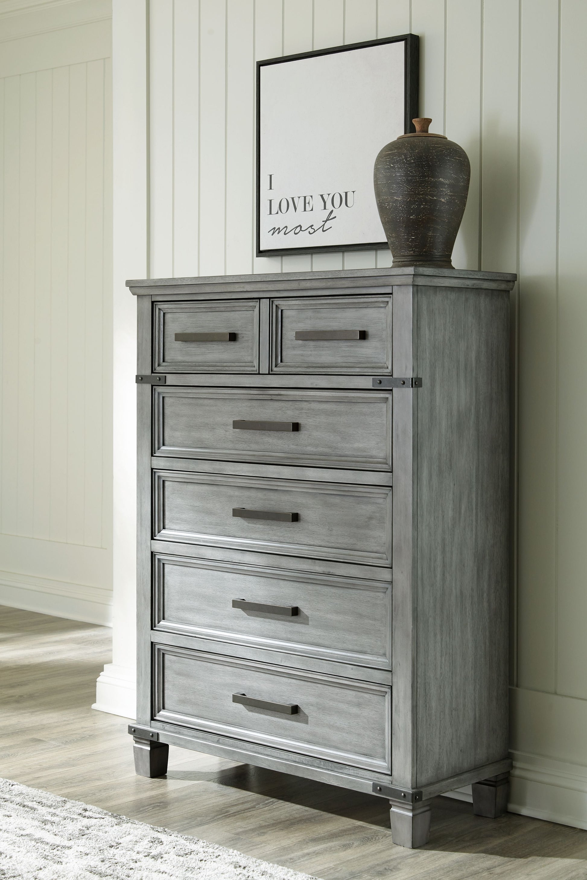 Signature Design by Ashley® Russelyn - Gray - Five Drawer Chest | Meri Furniture