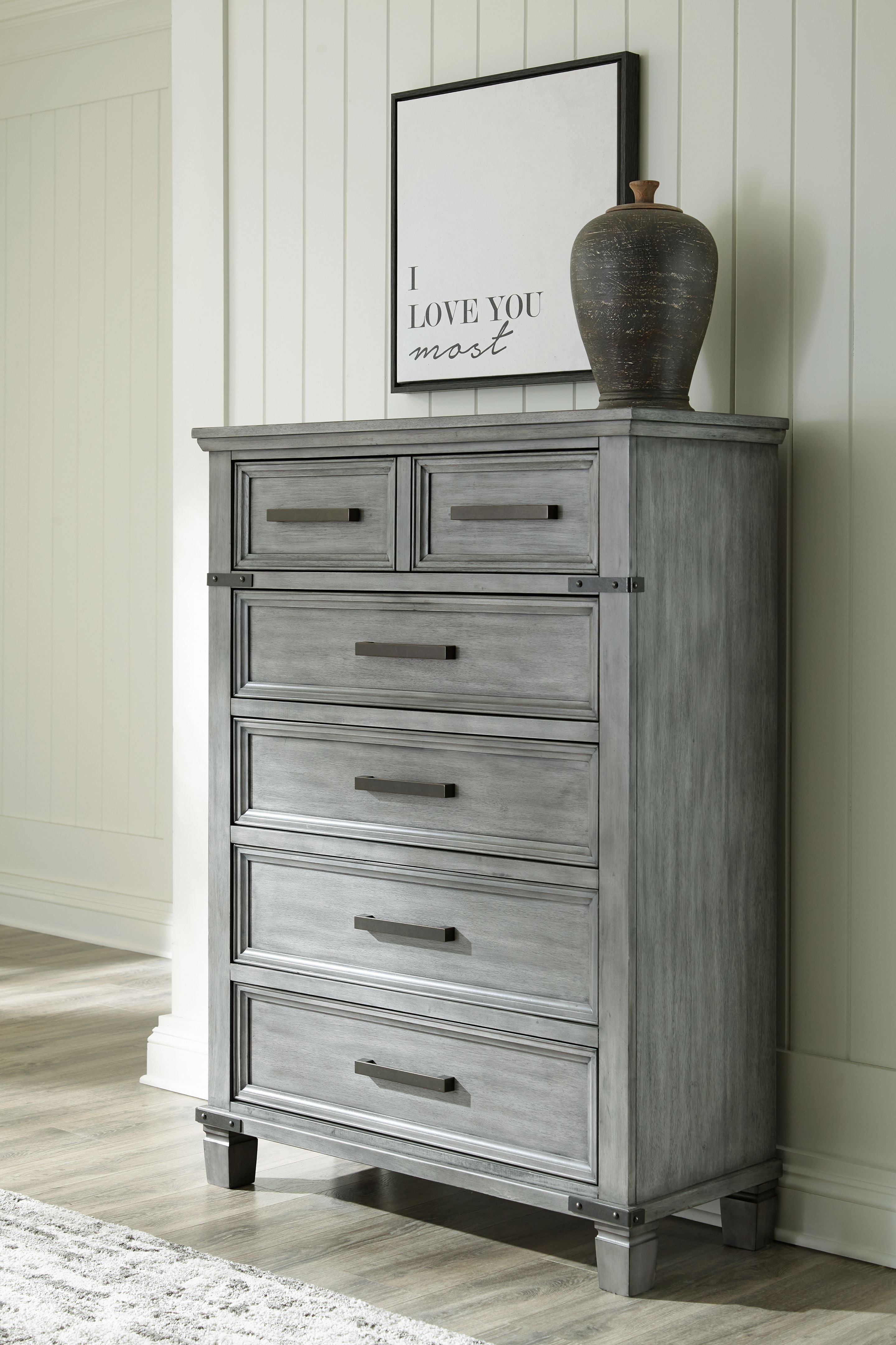 Signature Design by Ashley® Russelyn - Gray - Five Drawer Chest | Meri Furniture