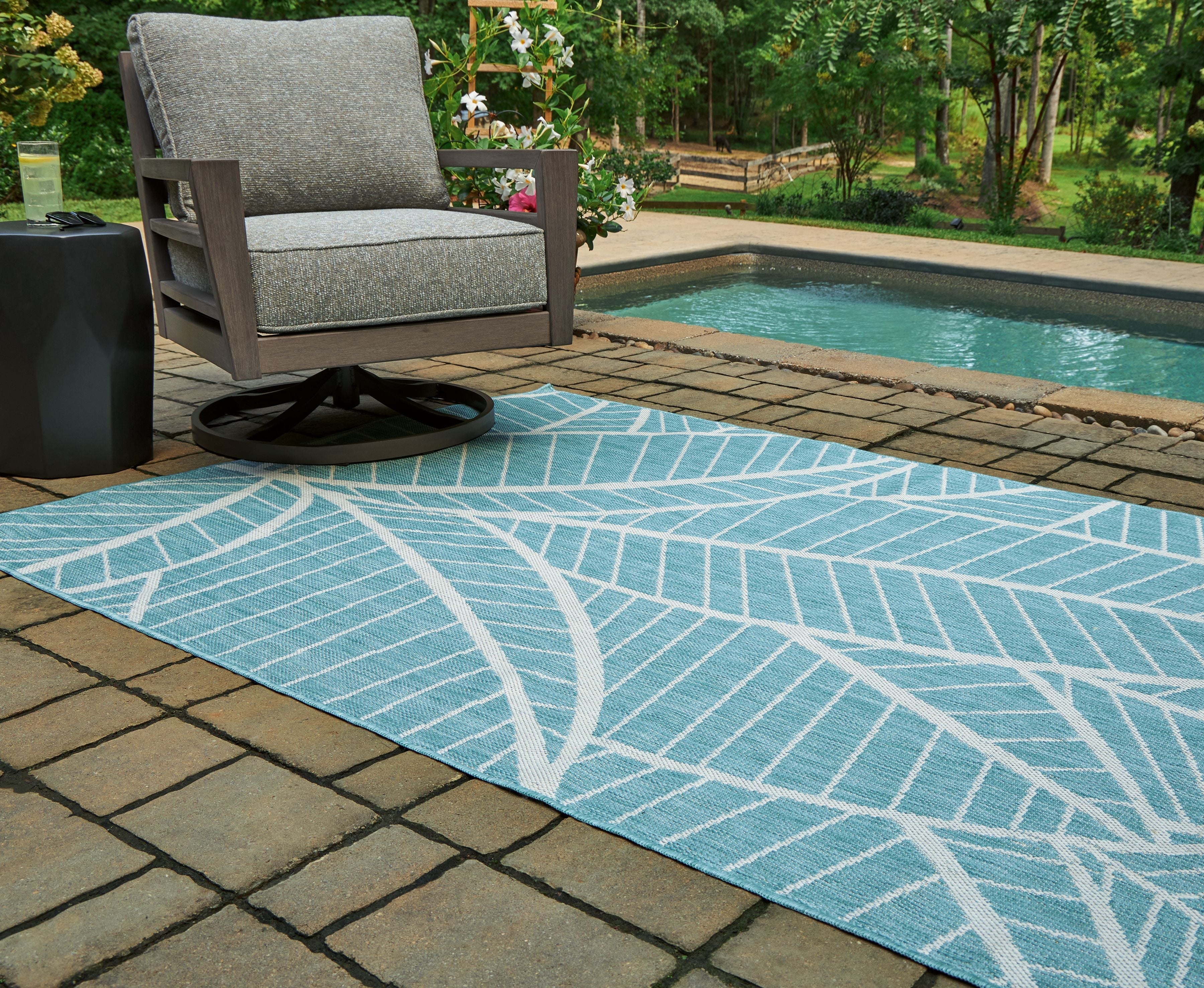 Signature Design by Ashley® Hulsia - Rug | Meri Furniture