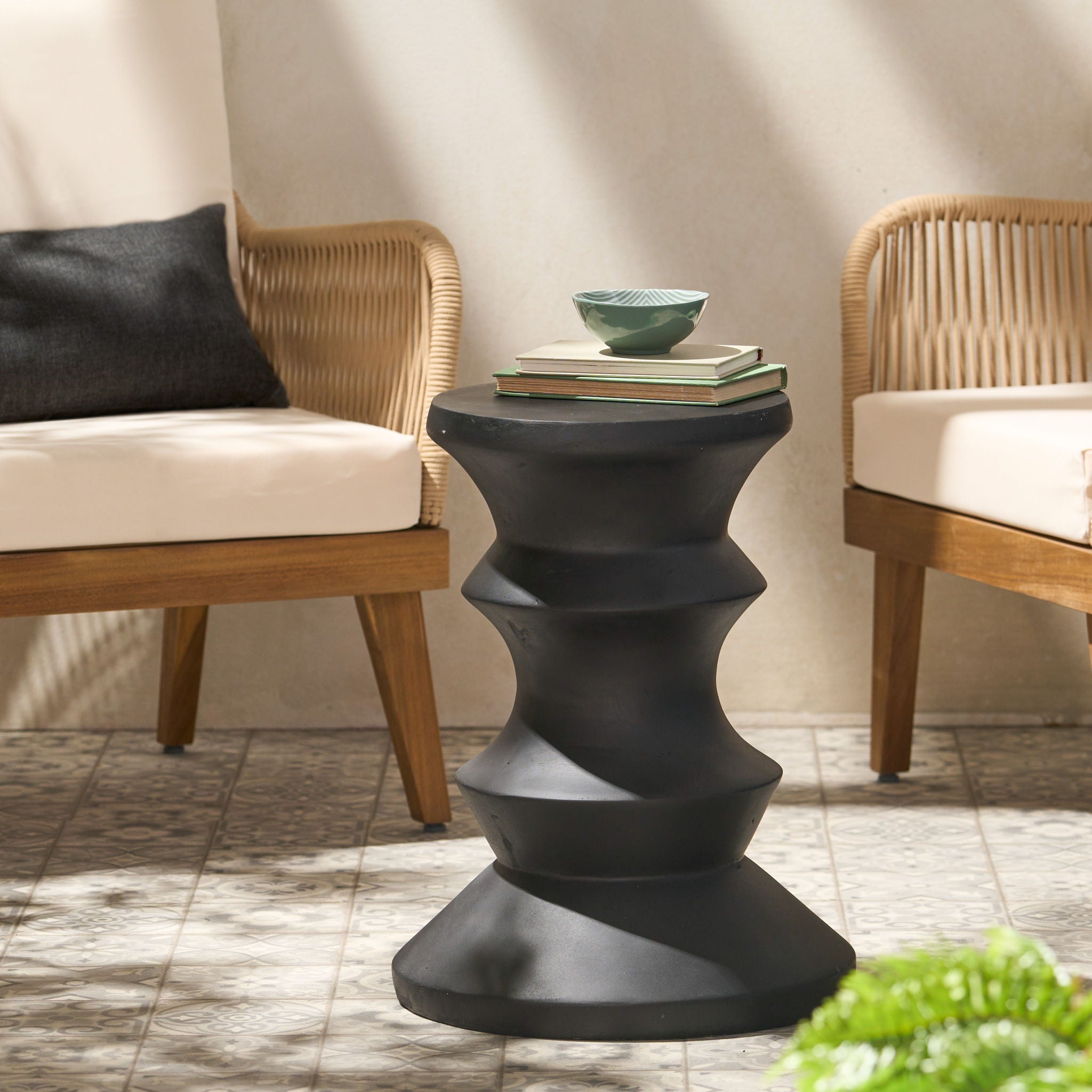 Side Table Modern Concrete Accent Piece - Black