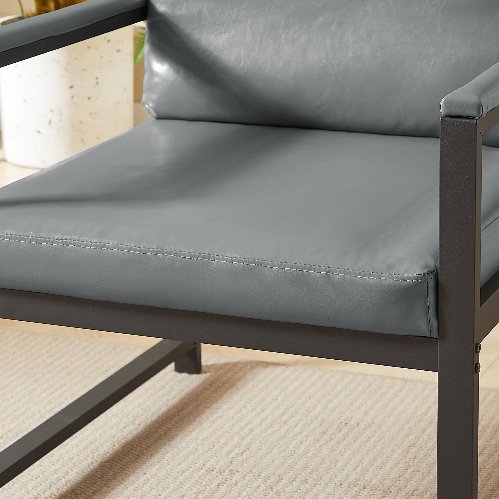 Retro Leisure Accent Chair With Extra Soft Padding