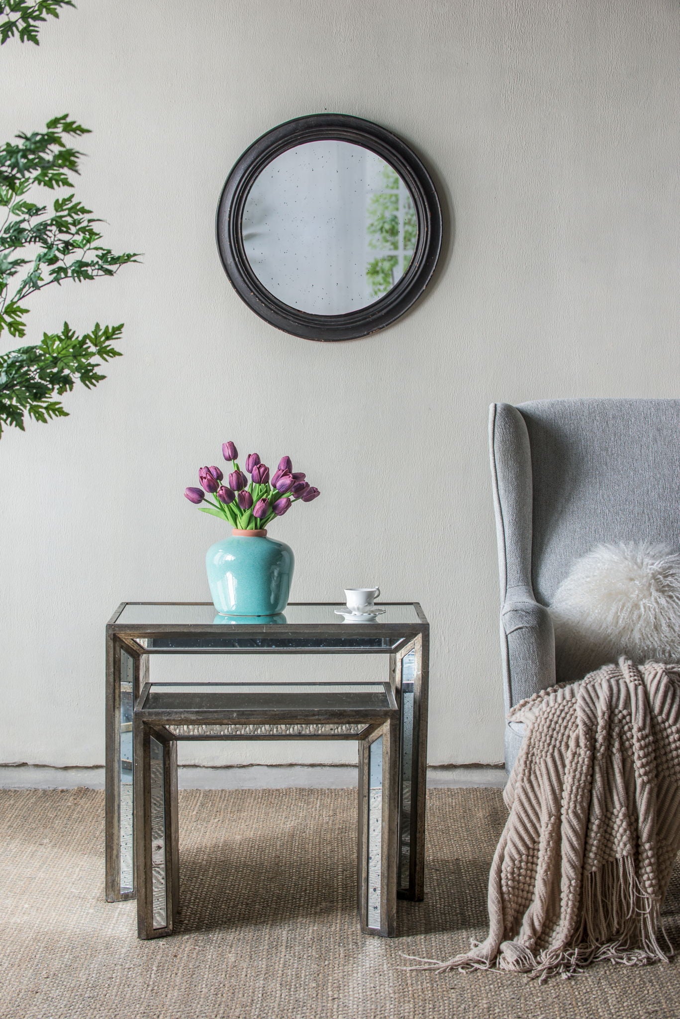 Circle Wall Mirror With Wooden Frame, Antique Classic Accent Mirror, For Living Room - Black