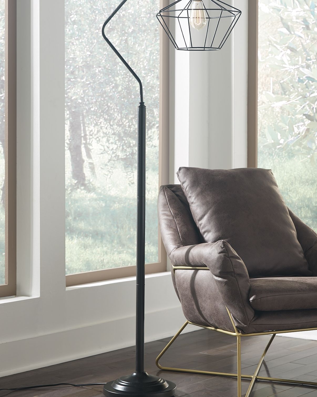 Ashley Furniture Makeika - Black - Metal Floor Lamp | Meri Furniture