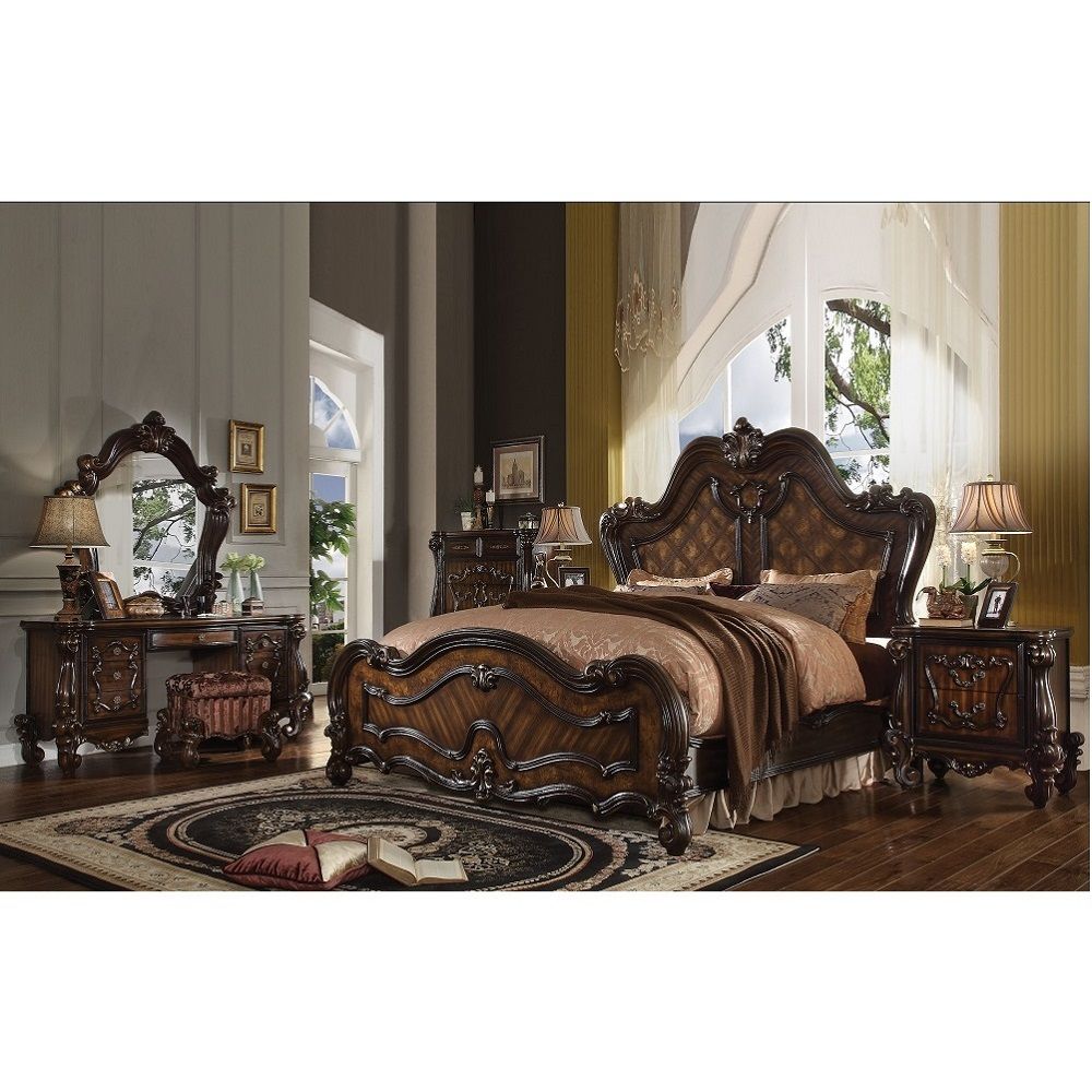 ACME The Versailles vanity desk is the perfect accent to create the style of royalty your bedroom has been needing. | Meri Furniture