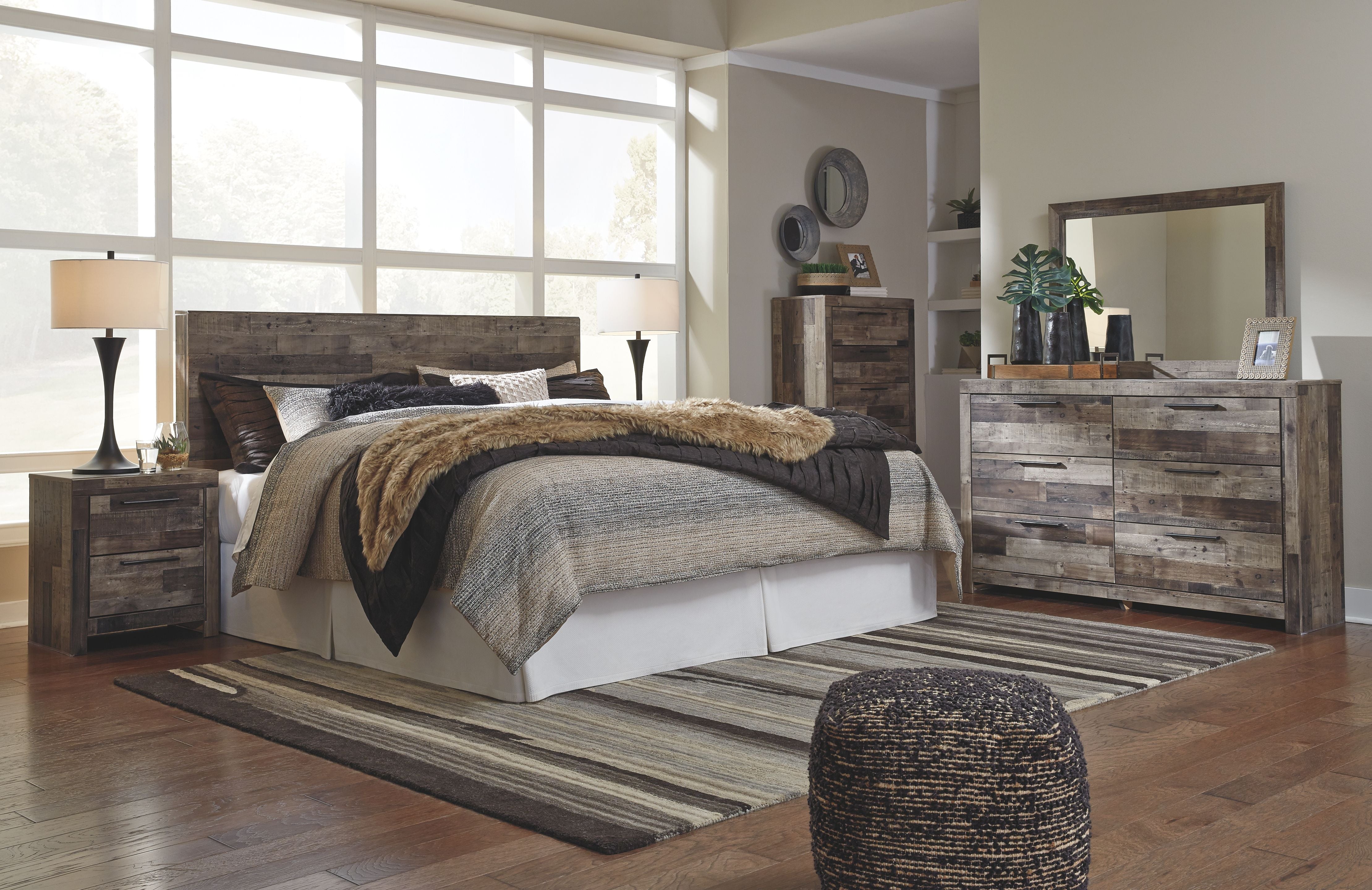 Ashley Furniture Derekson - Dresser, Mirror | Meri Furniture