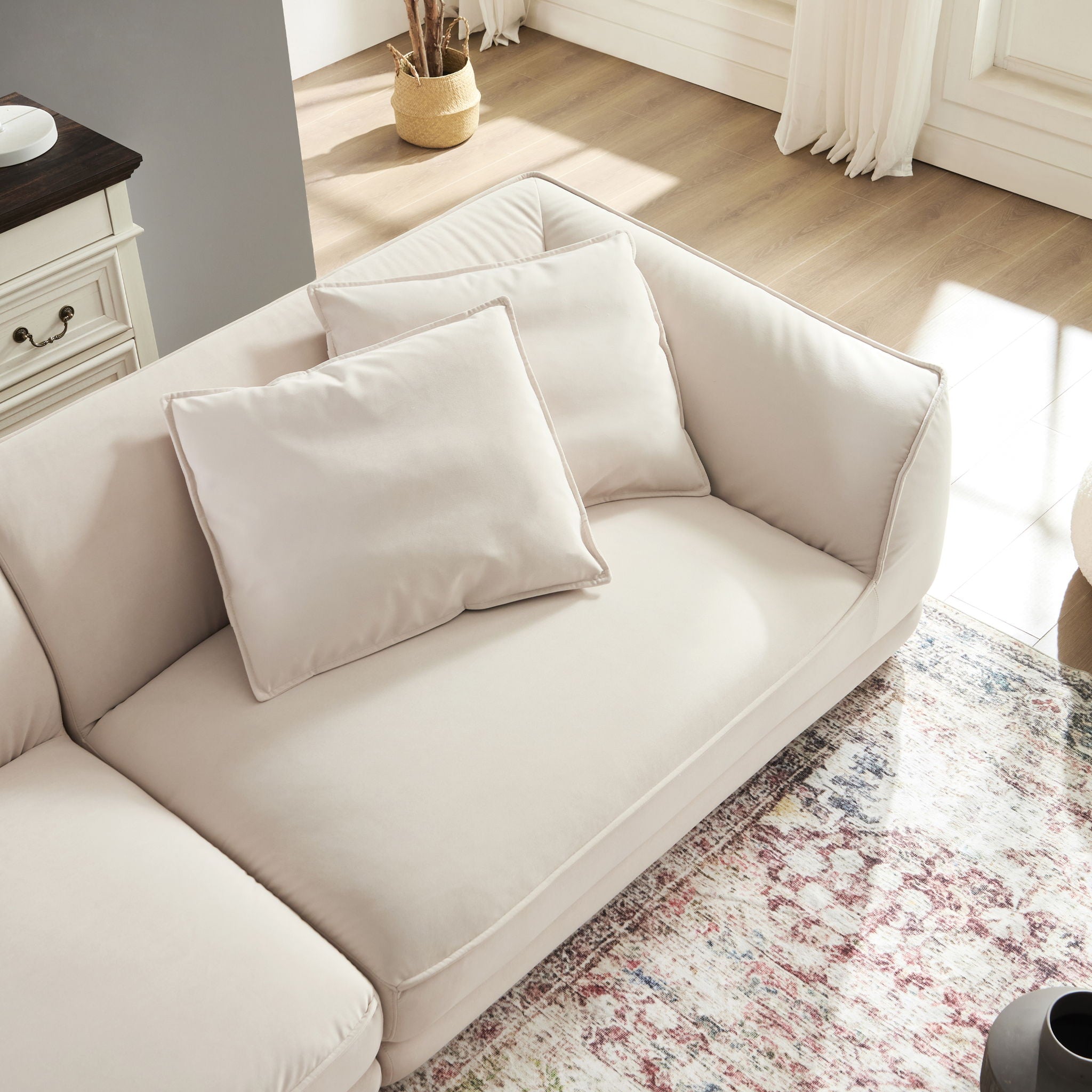 Nordic Modern Sofa With Removable Pillowcase, High Density Sponge Filling, 4 Throw Pillows