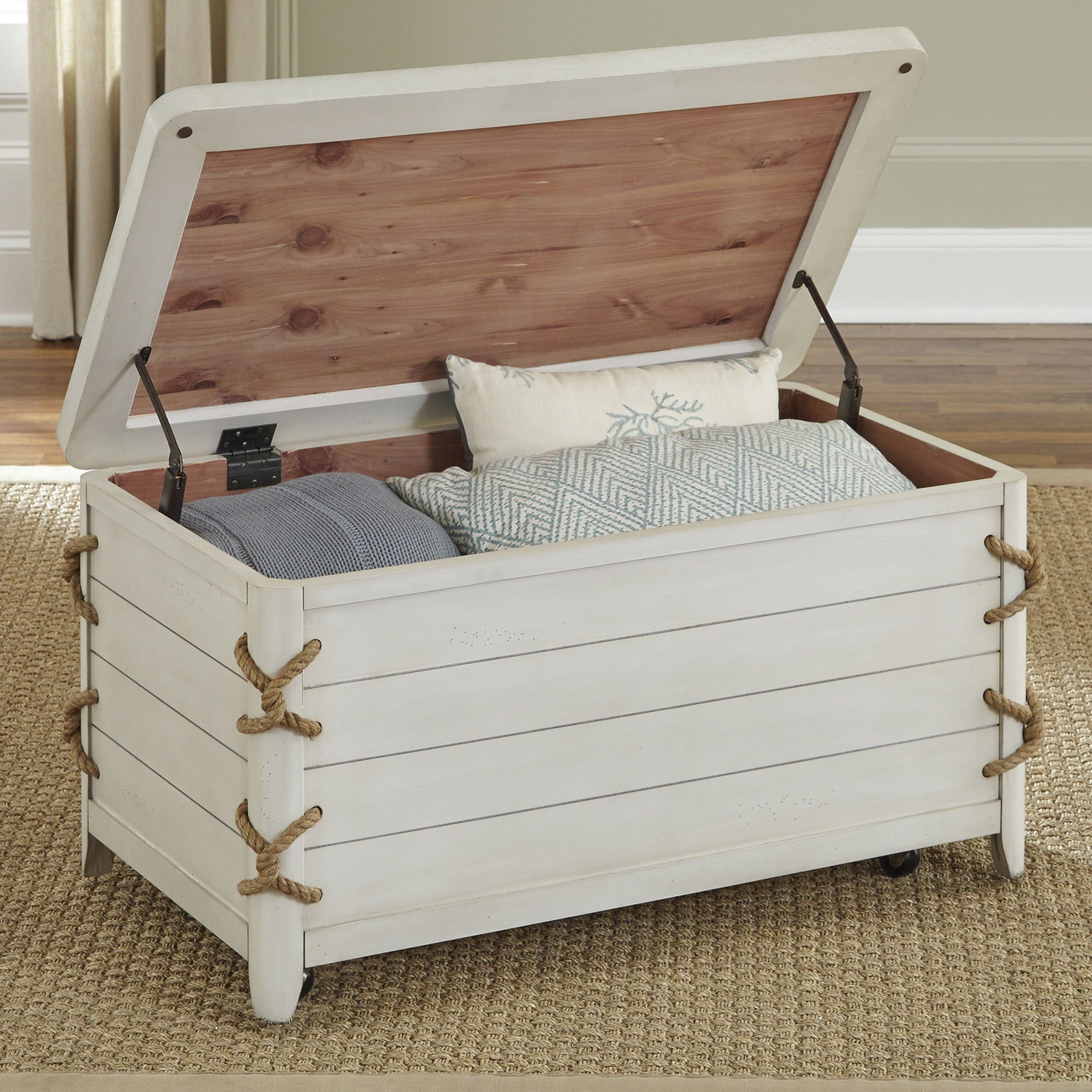 Liberty Furniture Dockside - Storage Trunk - White | Meri Furniture