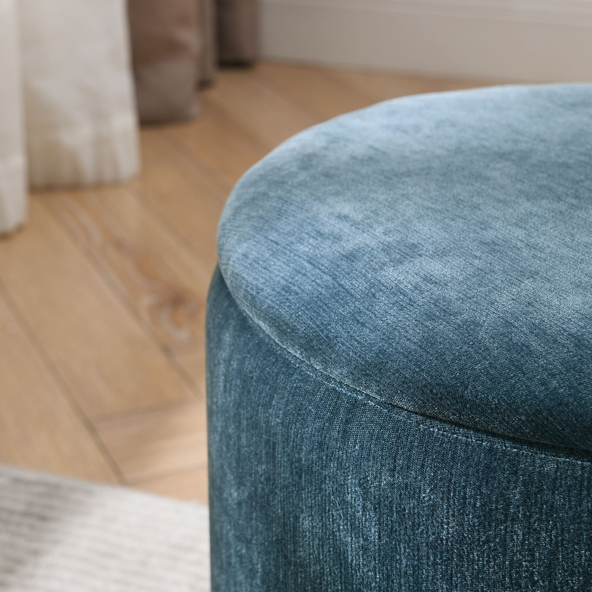 Classic 2 Piece Round Storage Ottoman Set With Drum Shaped Stool