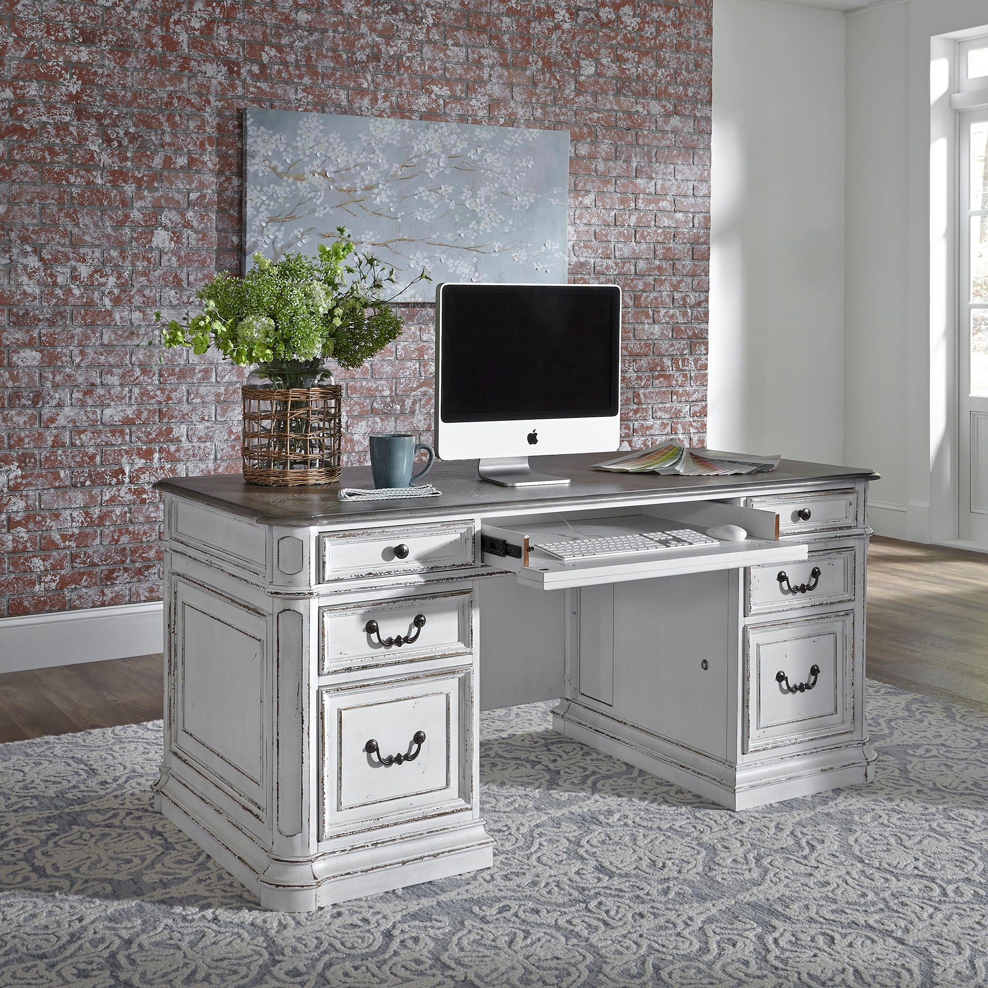 Liberty Furniture Magnolia Manor - Desk - White | Meri Furniture