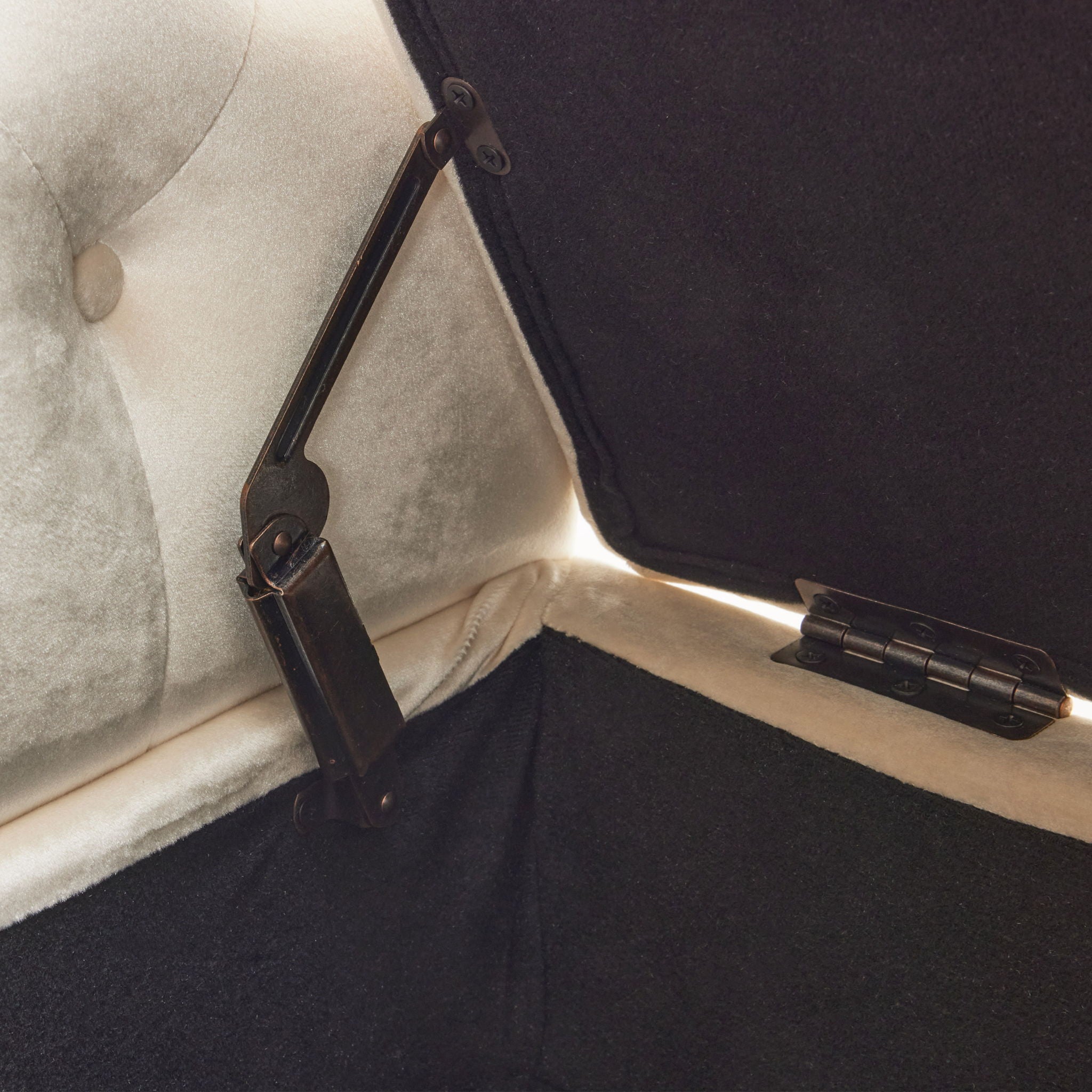 Luxurious Velvet Multifunctional Storage Ottoman Bench With Pillow