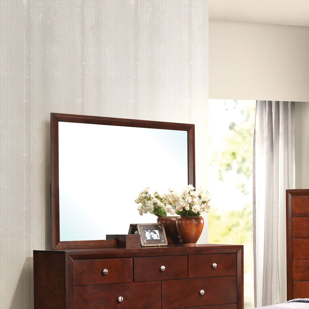 The Ilana mirror is in finish with a modern design. This mirror simply style with rectangular frame.