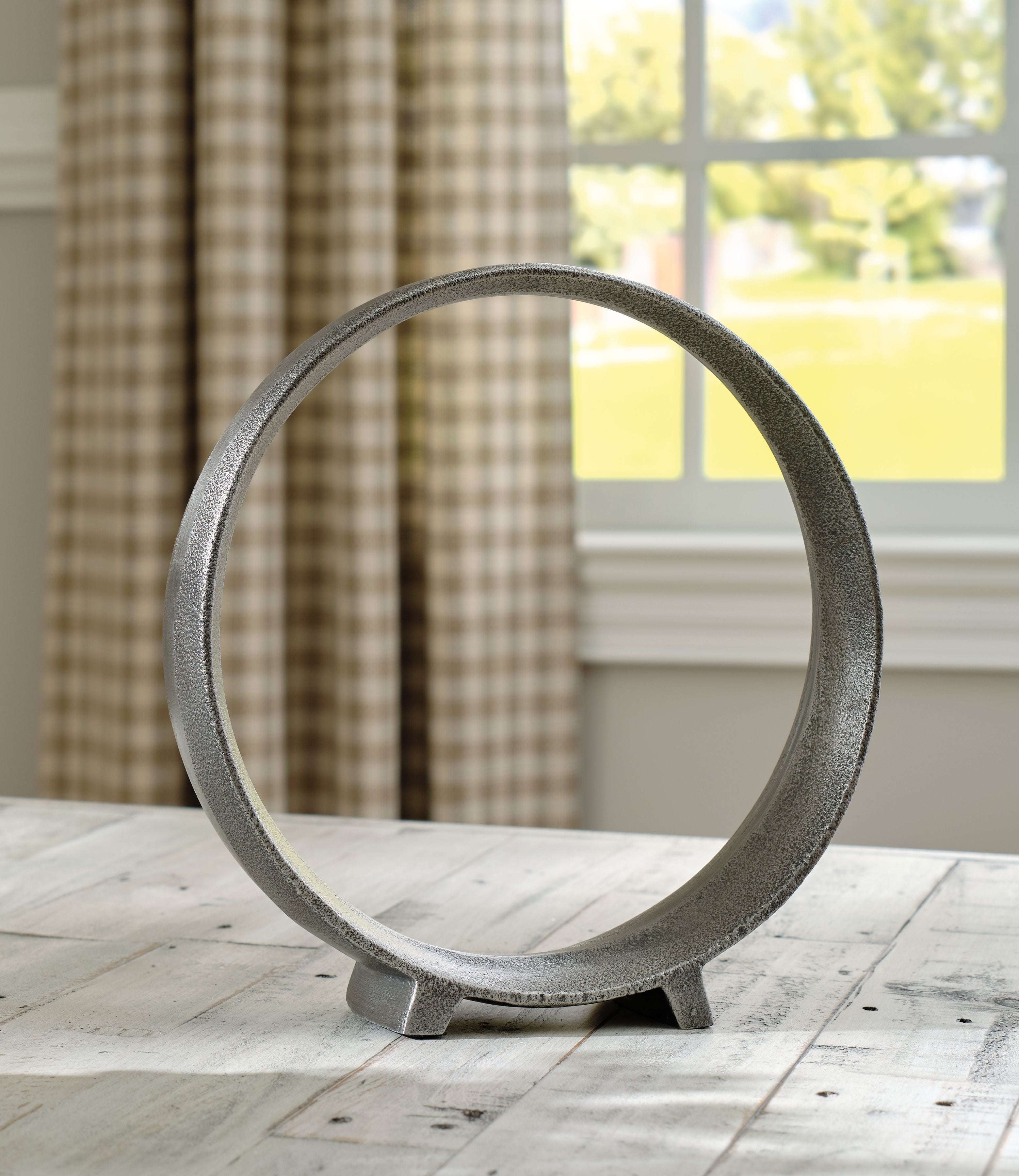 Signature Design by Ashley® Ryandale - Sculpture | Meri Furniture