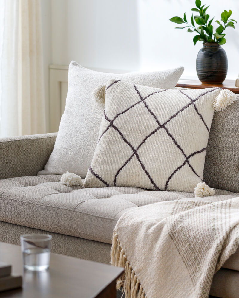 Braith Pillow