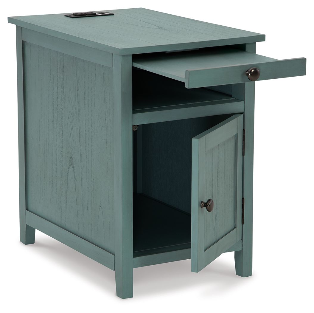 Signature Design by Ashley® Treytown - Chair Side End Table | Meri Furniture