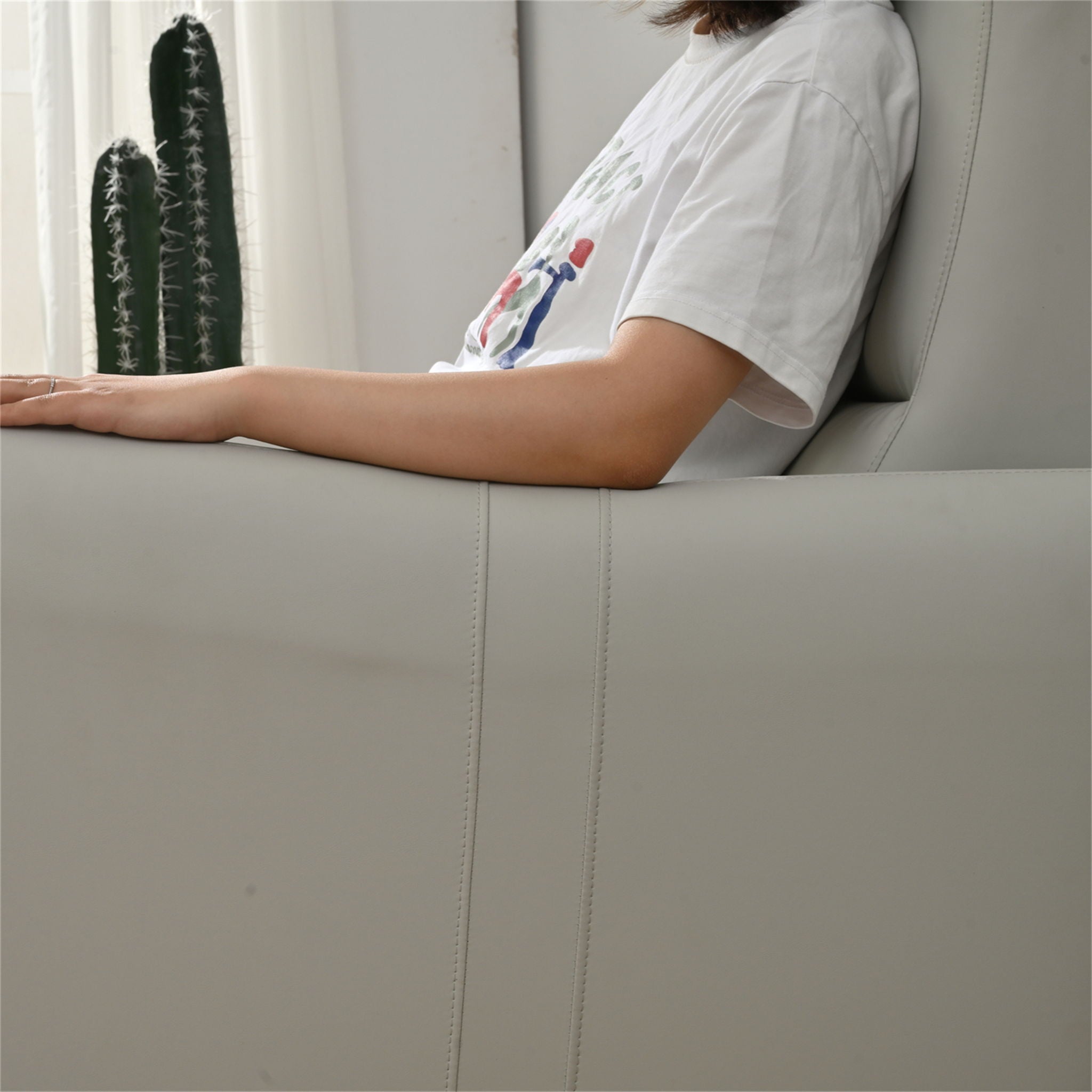 Wall Hugger Power Recliner Chair With USB Port (Type-C)