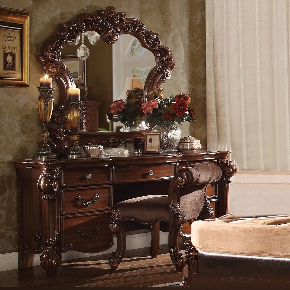 Create an elegant, traditional design in your bedroom with the Vendome vanity desk.