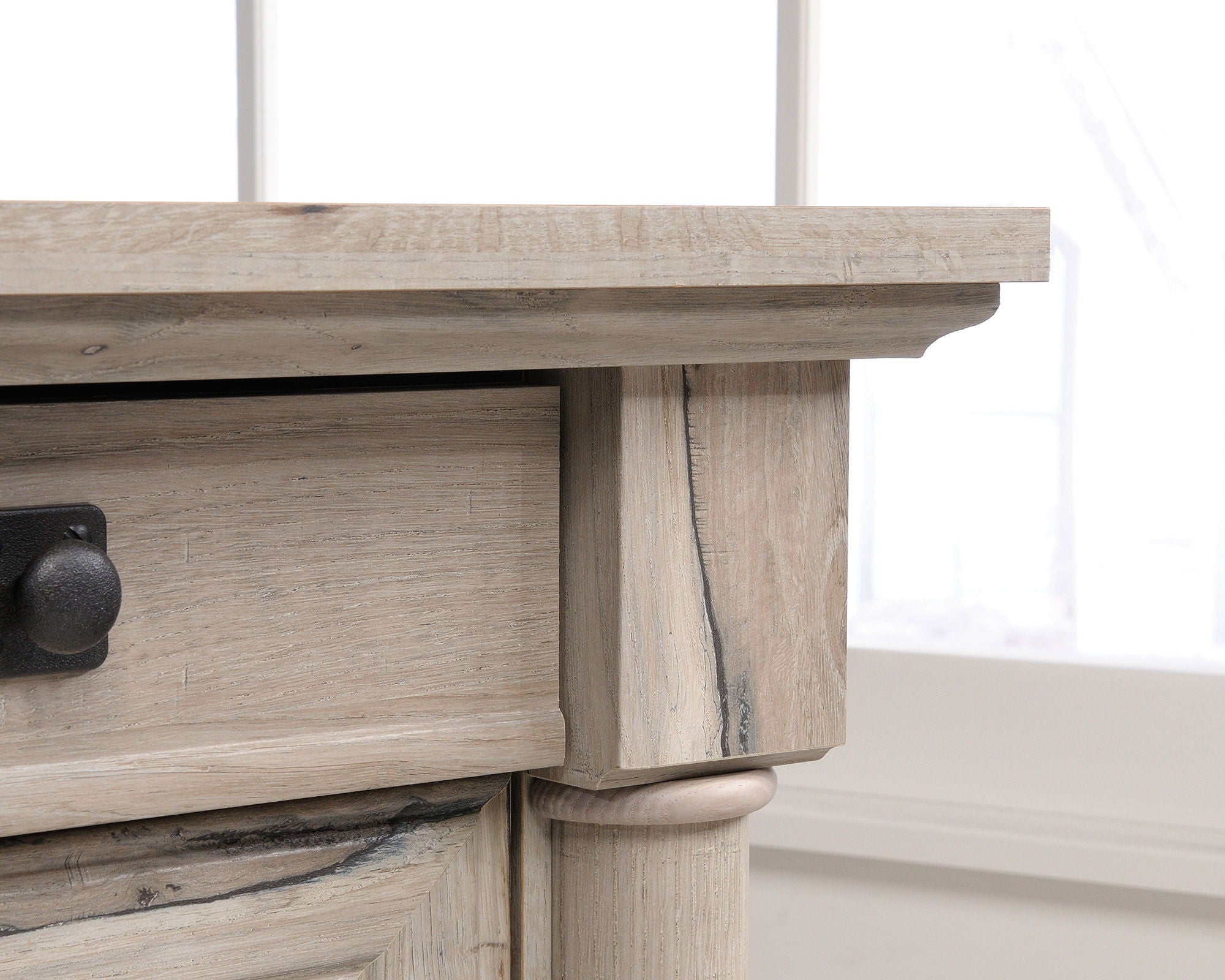 Traditional Style L-Shaped Desk in Split Oak