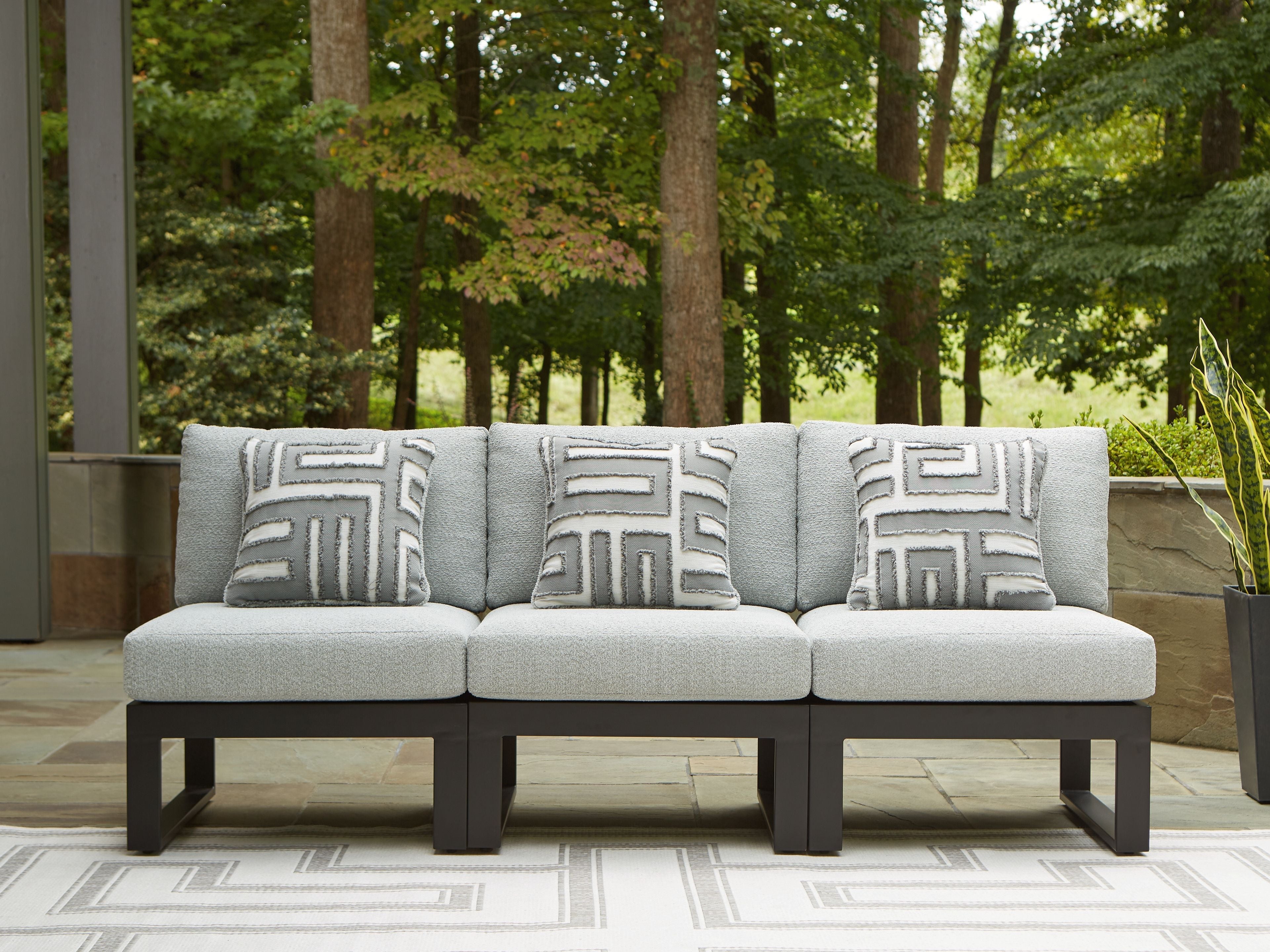 Signature Design by Ashley® Beachloft - Black / Gray - 3-Piece Outdoor Sectional | Meri Furniture