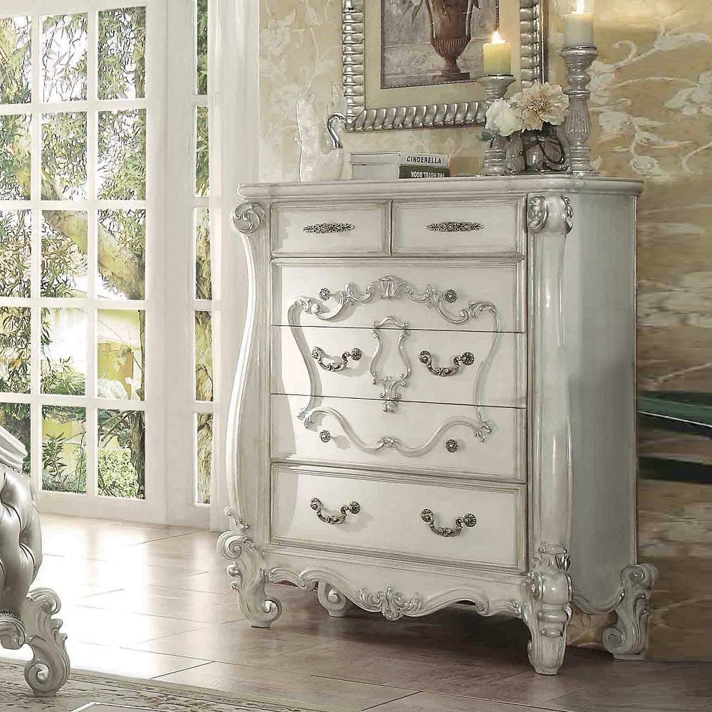 ACME The Versailles chest is the perfect accent to create the style of royalty your bedroom has been needing. | Meri Furniture