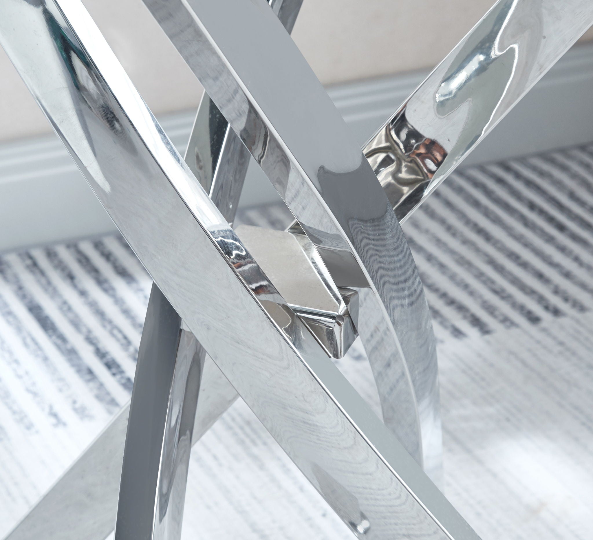 Modern Round Tempered Glass Table With Chrome Legs