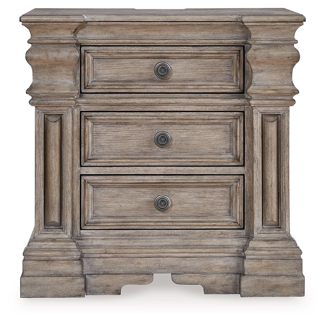 Signature Design by Ashley® Blairhurst - Light Grayish Brown - Three Drawer Night Stand | Meri Furniture