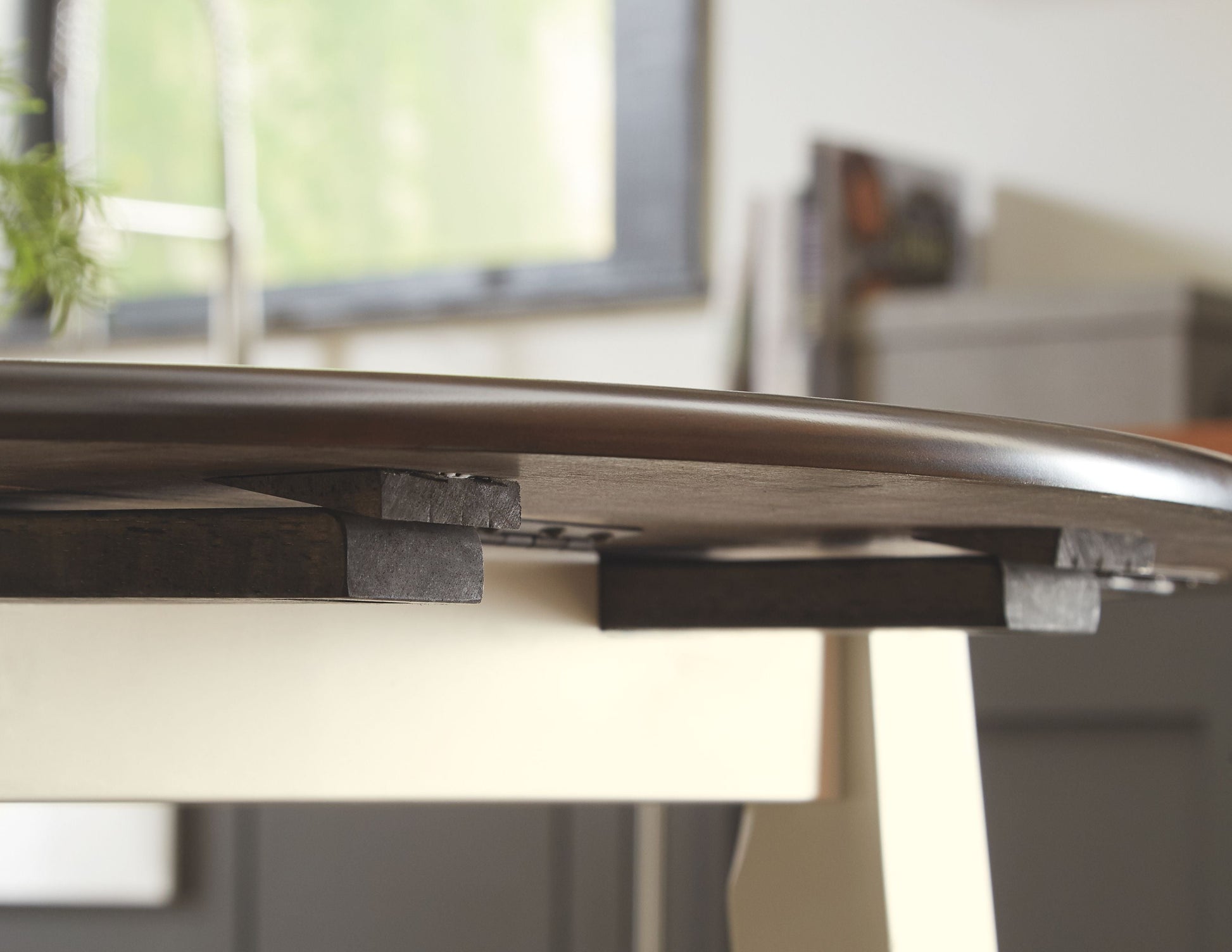 Signature Design by Ashley® Woodanville - Cream / Brown - Round Drm Drop Leaf Table | Meri Furniture