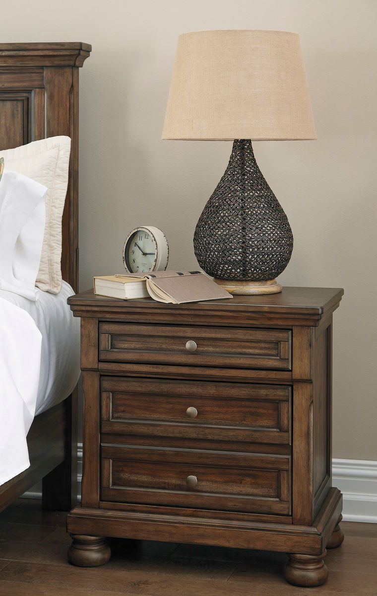 Signature Design by Ashley® Flynnter - Panel Bedroom Set | Meri Furniture