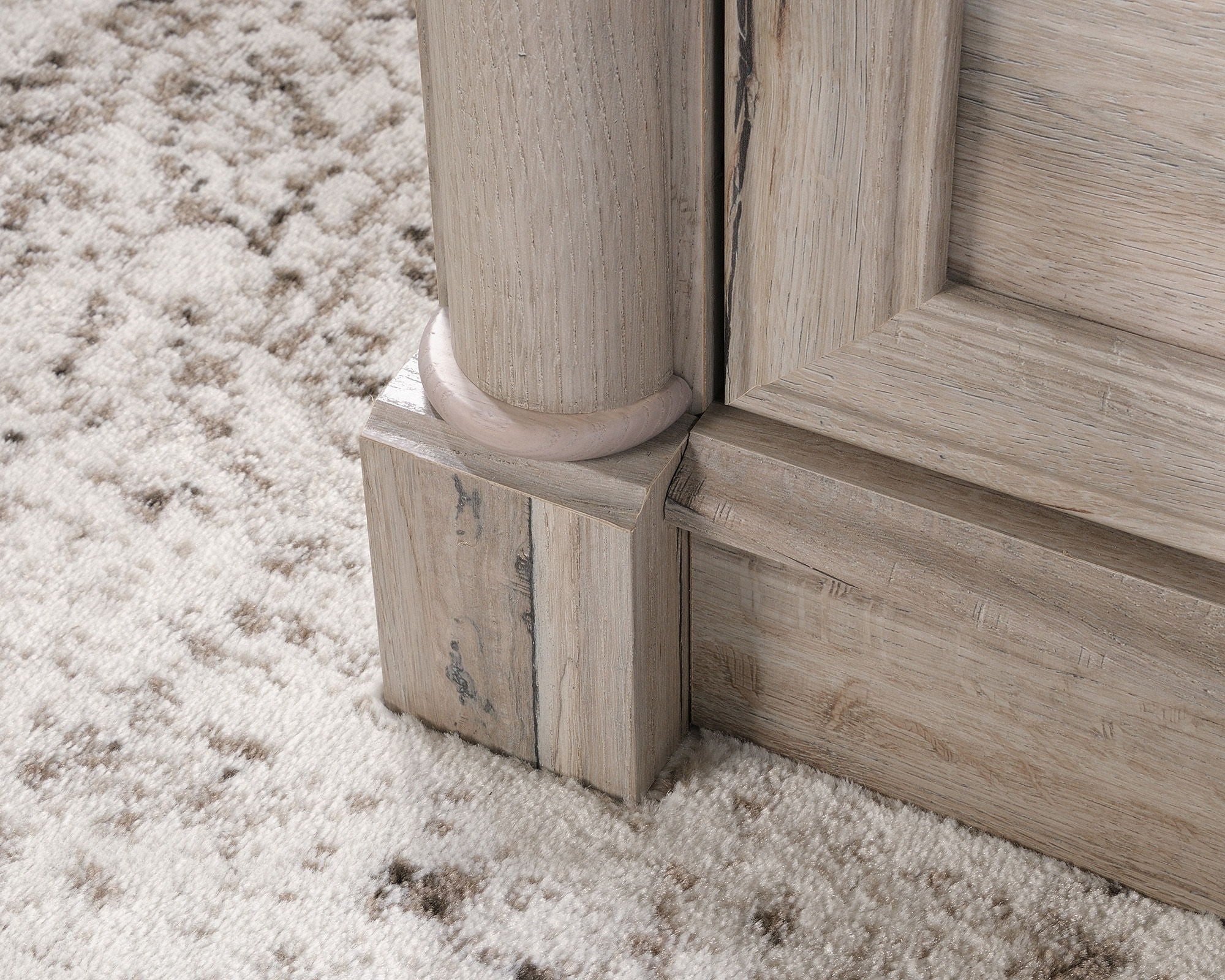 Traditional Style L-Shaped Desk in Split Oak