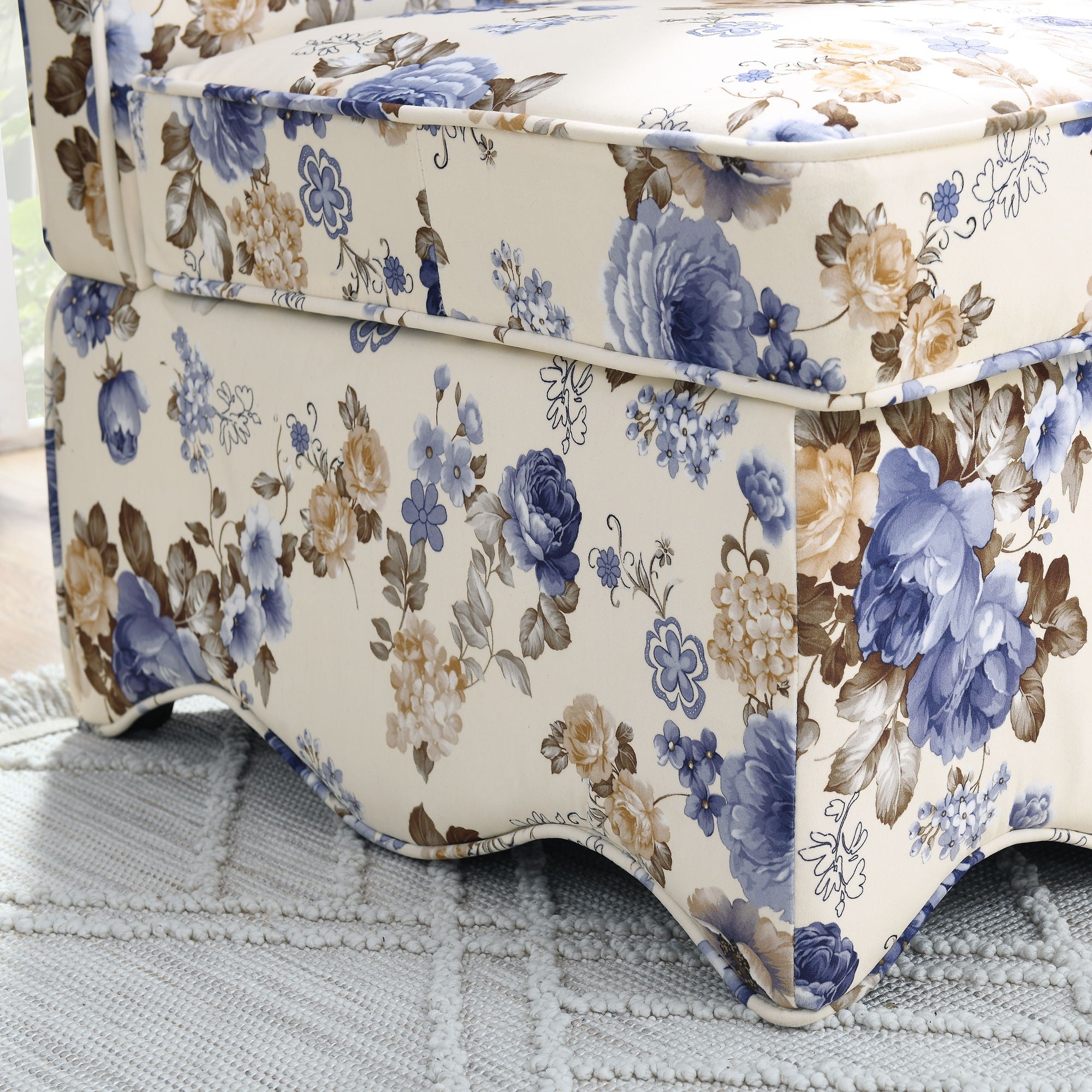 Stylish Flannel Dining Chair With Soft Cushion And Backrest