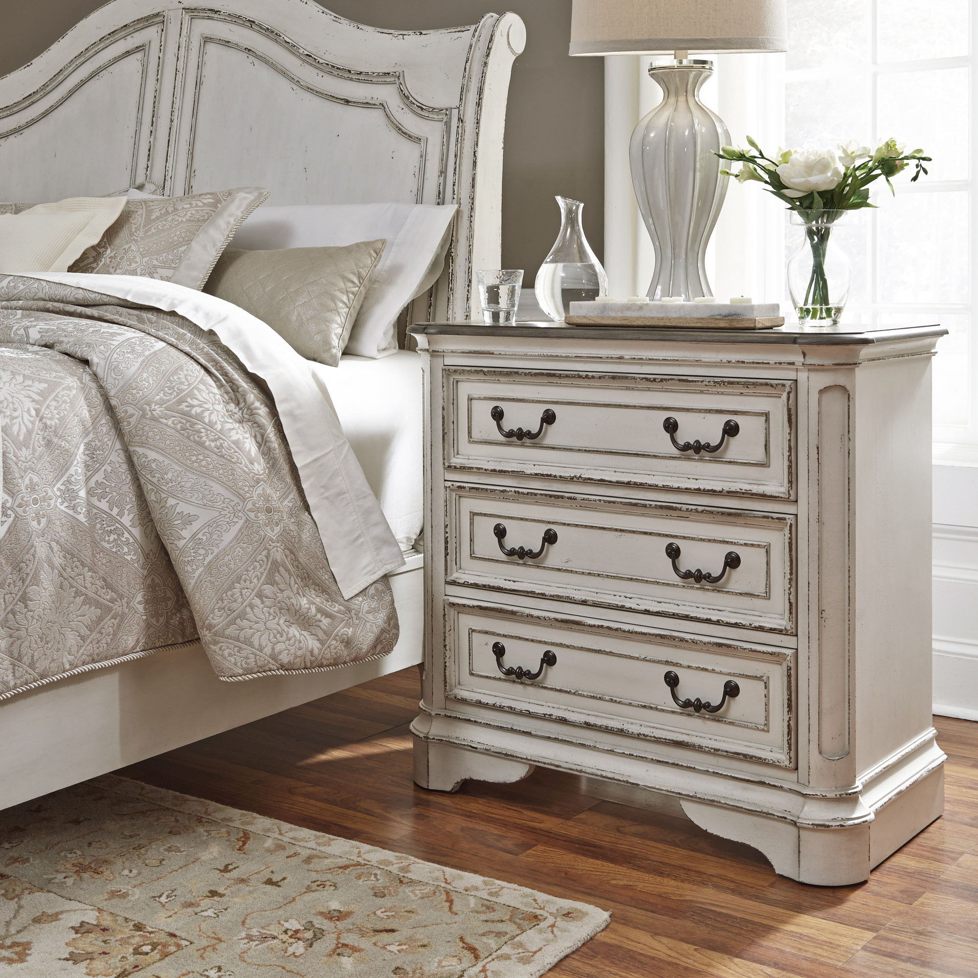 Liberty Furniture Magnolia Manor - 3 Drawer Bedside Chest With Charging Station - White | Meri Furniture