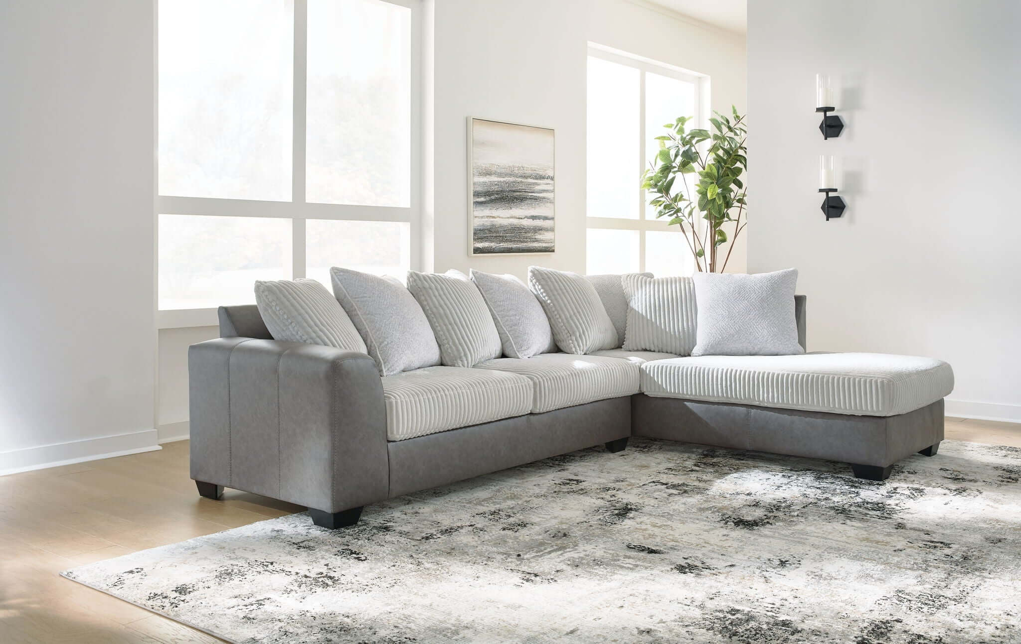 BenchCraft Clairette Court Sectional and Chaise - Thumbnail 4