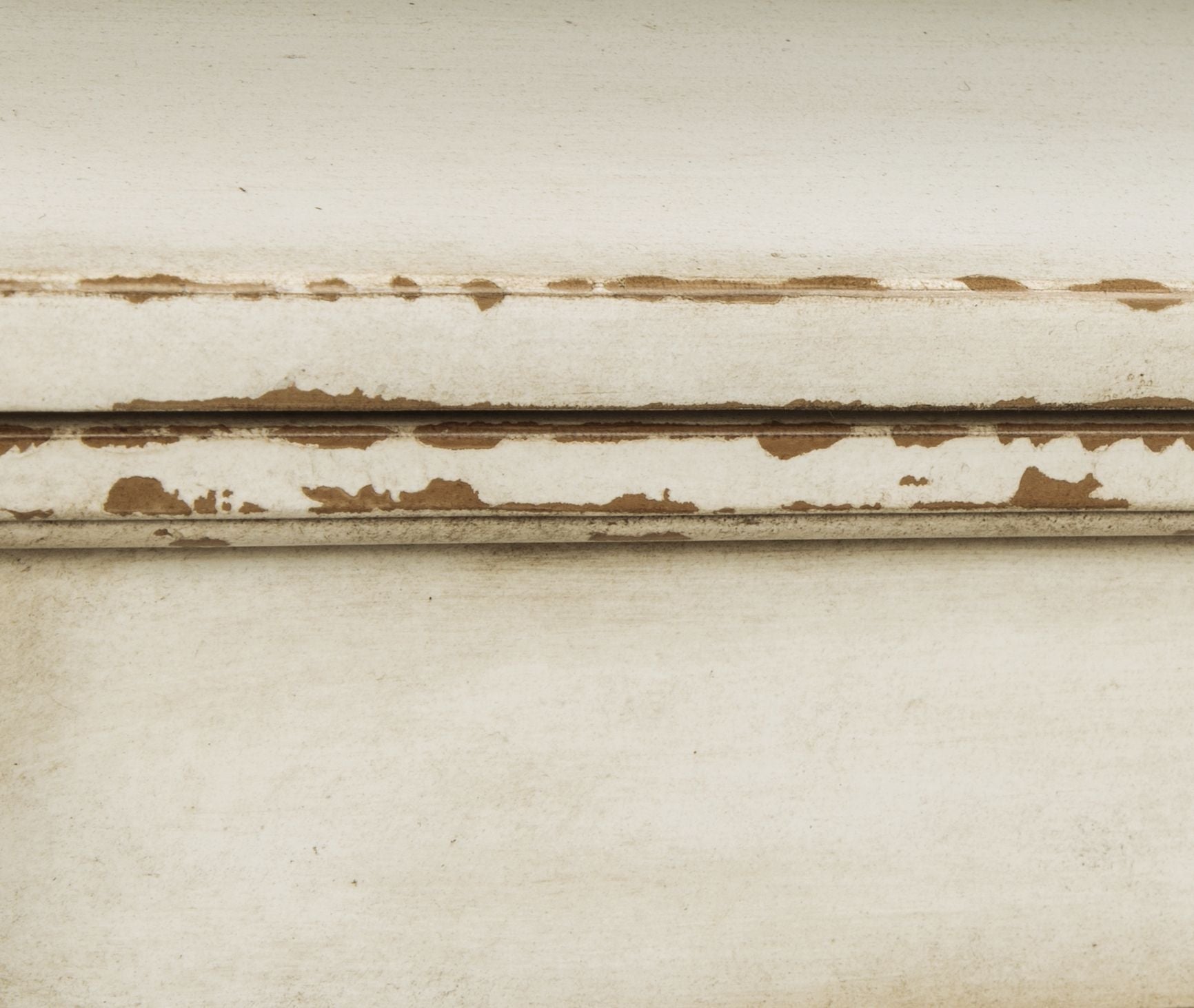 Realyn - Chair Side End Table - AC / USB - White / Brown