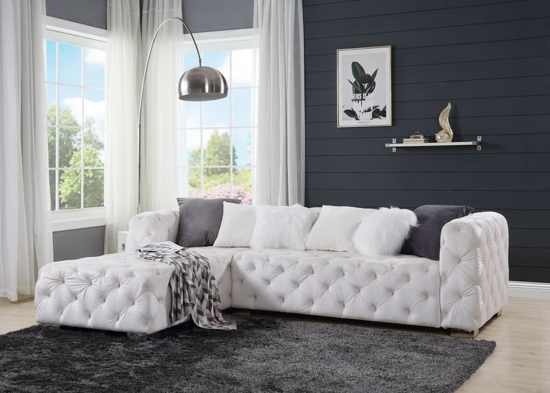ACME •KD Legs•Foam Density: D28•6 Pillows Included(Chaise:2 pc/Sofa: 4 pc) | Meri Furniture