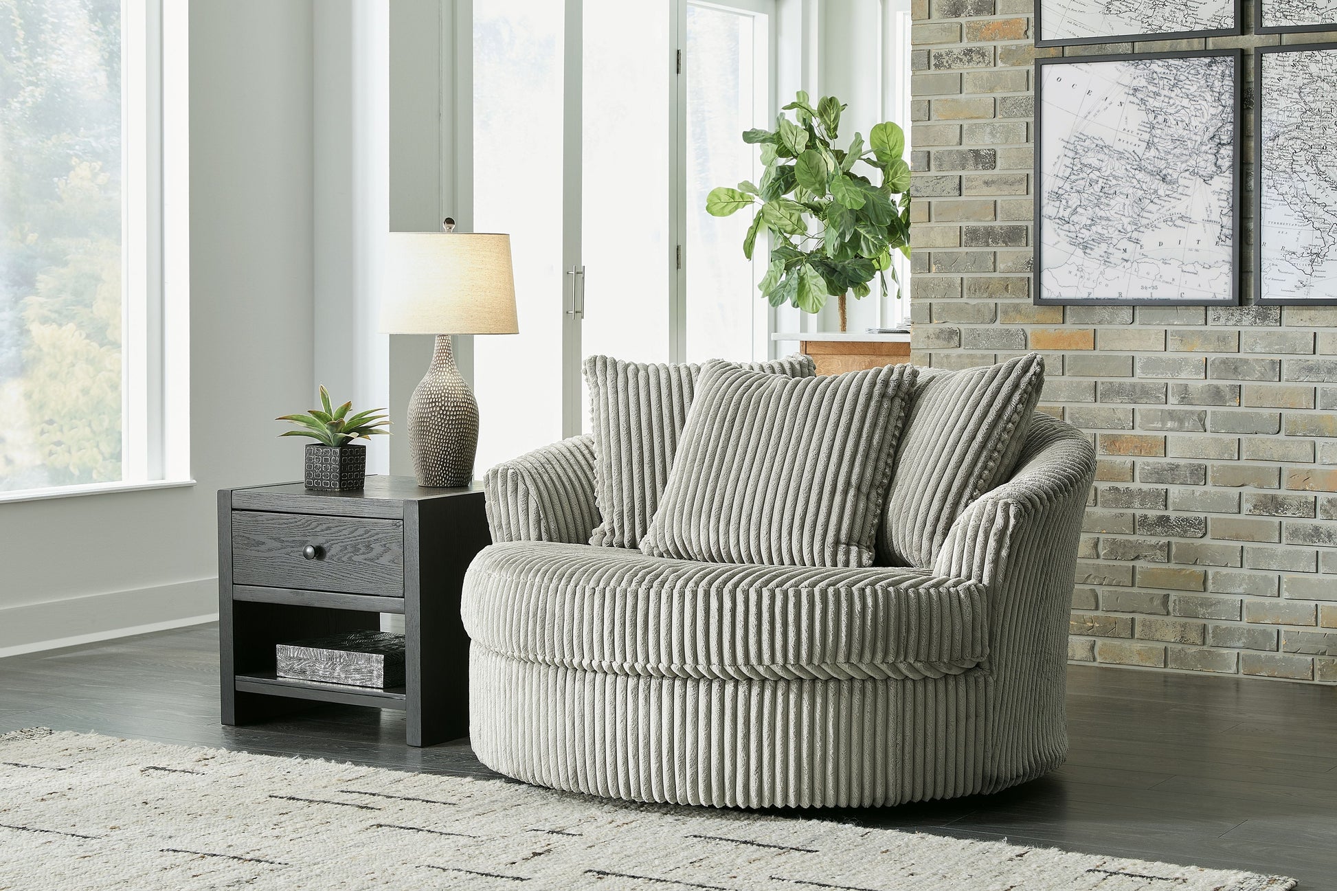 Signature Design by Ashley® Lindyn - Oversized Swivel Accent Chair | Meri Furniture