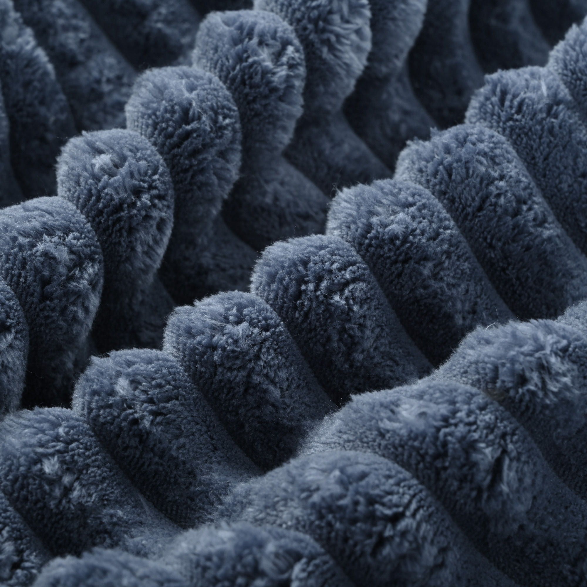 Oversized Loveseat Chaise With 2 USB Ports, 2 Cup Holders And 2 Throw Pillows