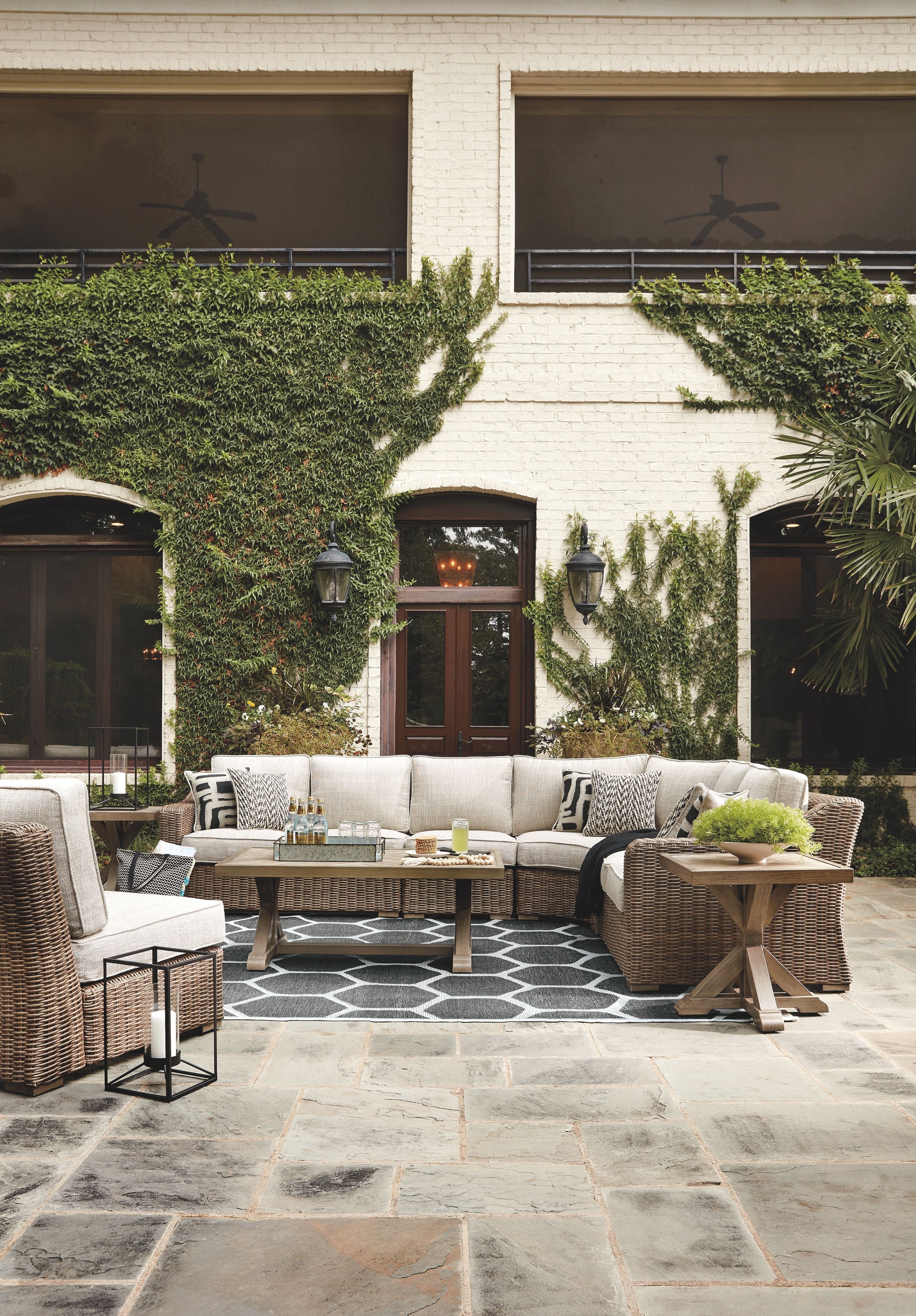 Signature Design by Ashley® Beachcroft - Sectional Lounge Set | Meri Furniture