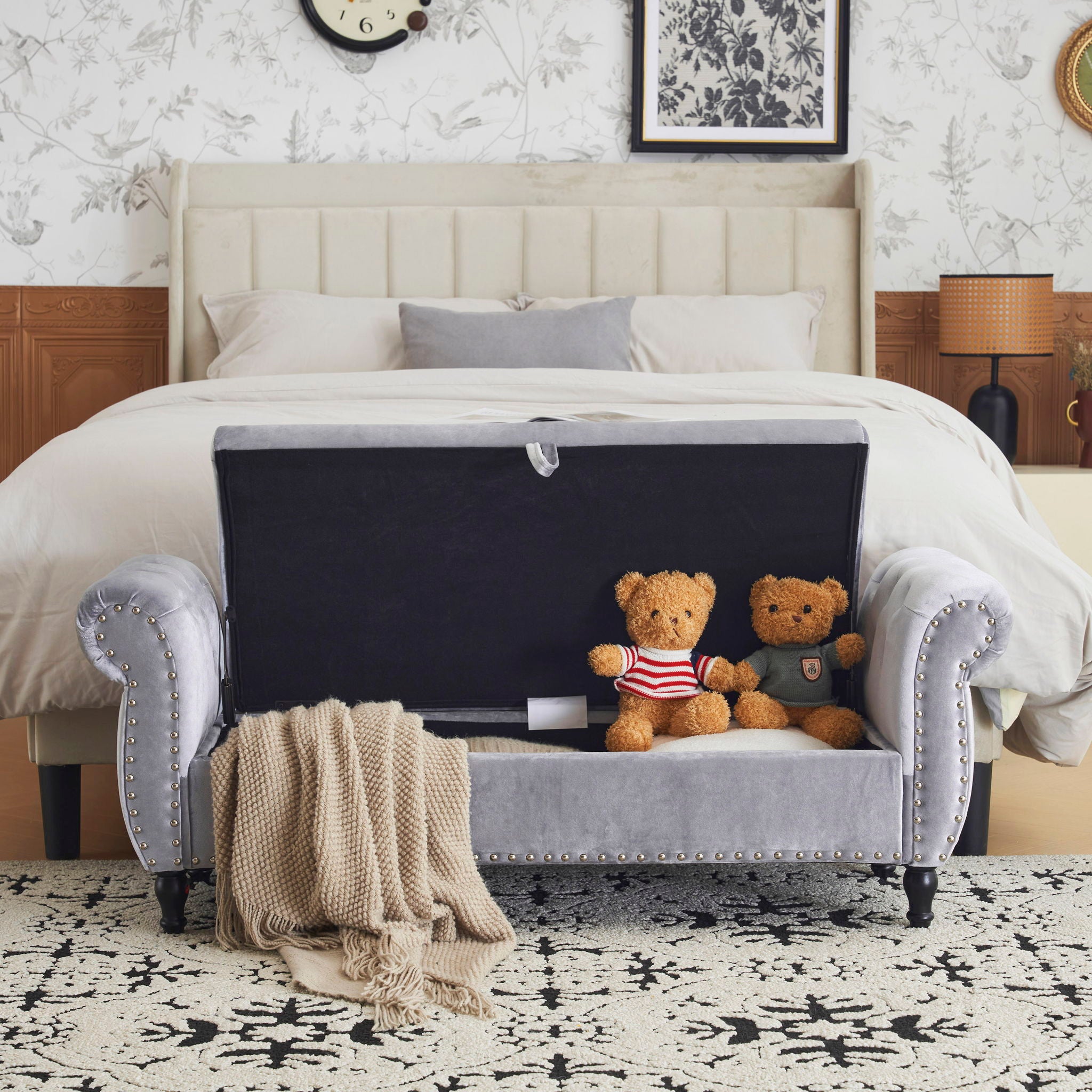 Luxurious Velvet Multifunctional Storage Ottoman Bench With Pillow